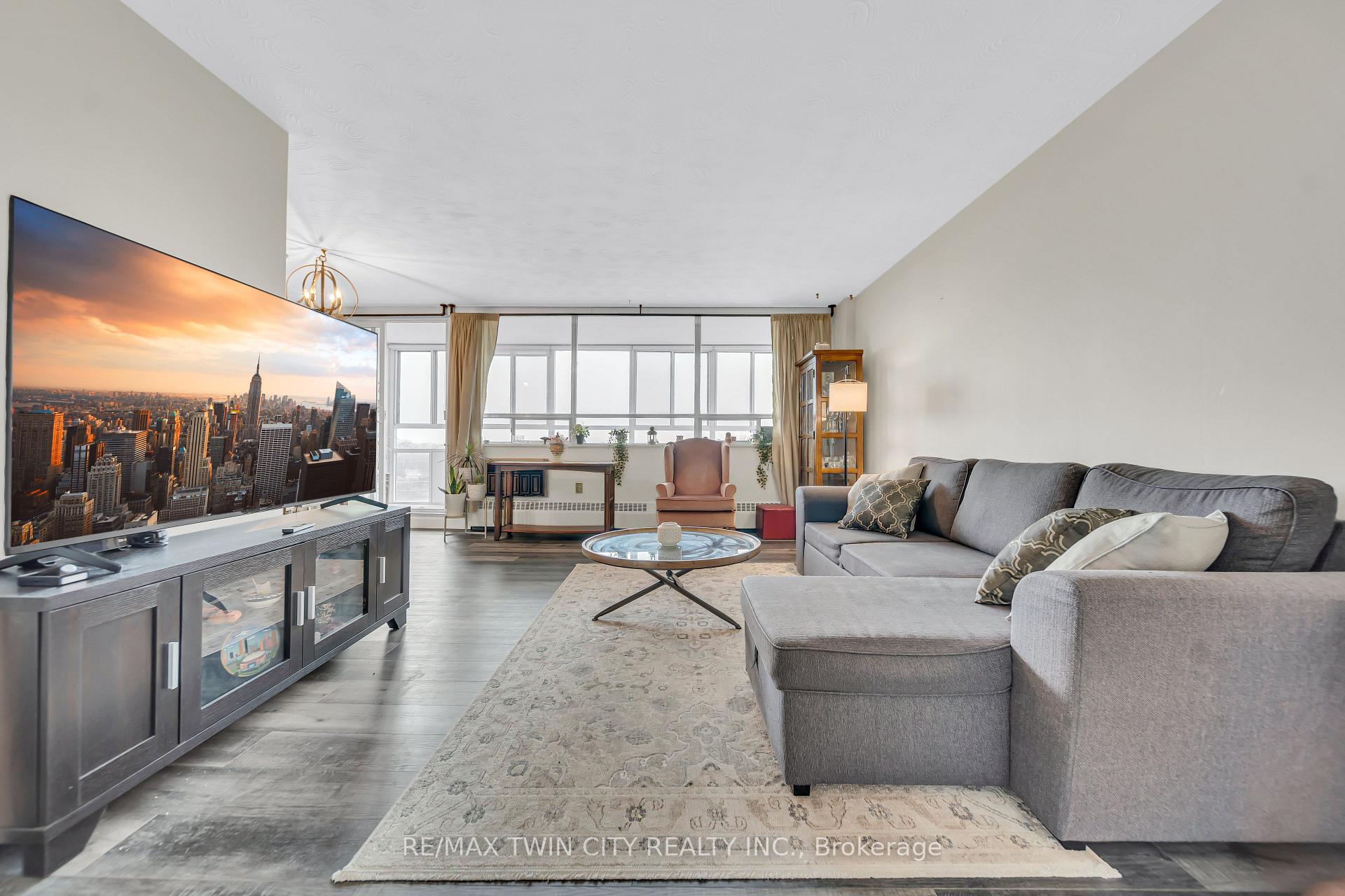 Photo 9 of Unit 701, 24 Midland Drive, Kitchener — HOMEH