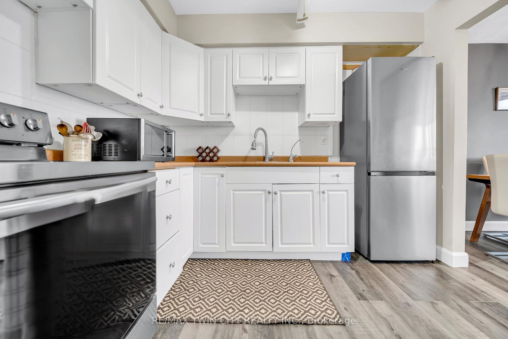 Photo 13 of Unit 701, 24 Midland Drive, Kitchener — HOMEH
