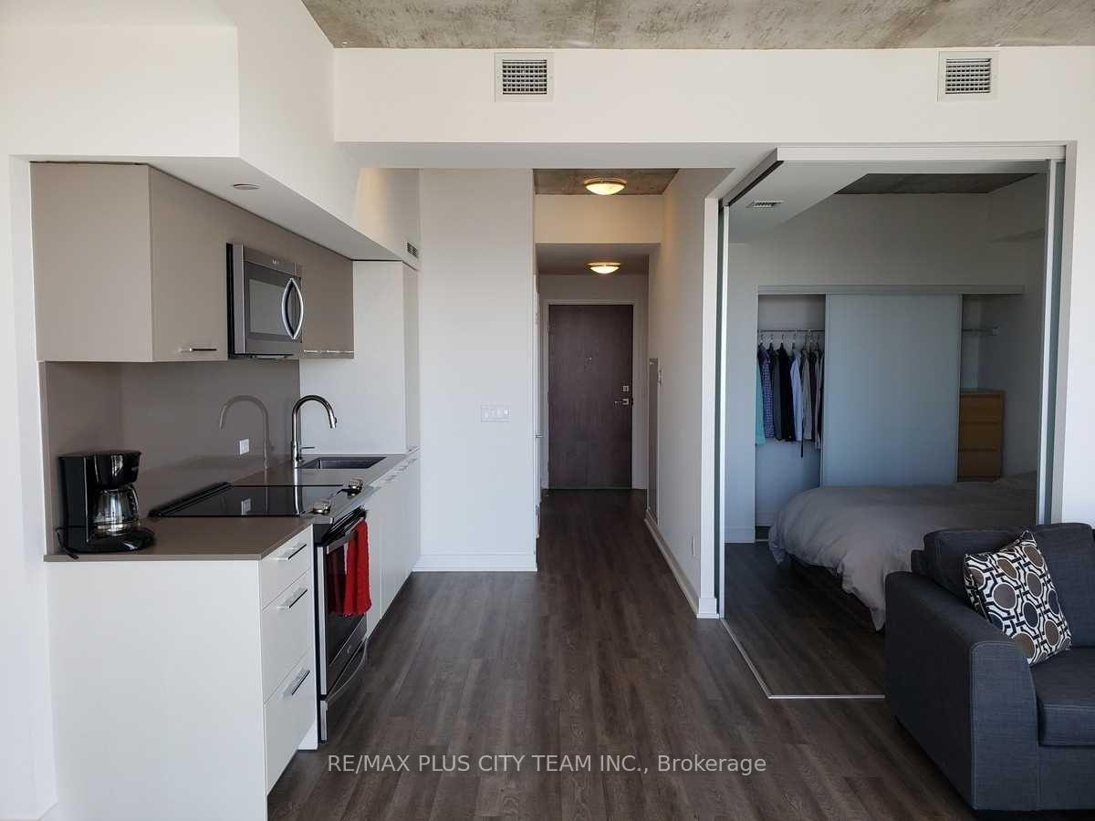 Photo 4 of Unit 810, 15 Baseball Place, Toronto, South Riverdale — HOMEH