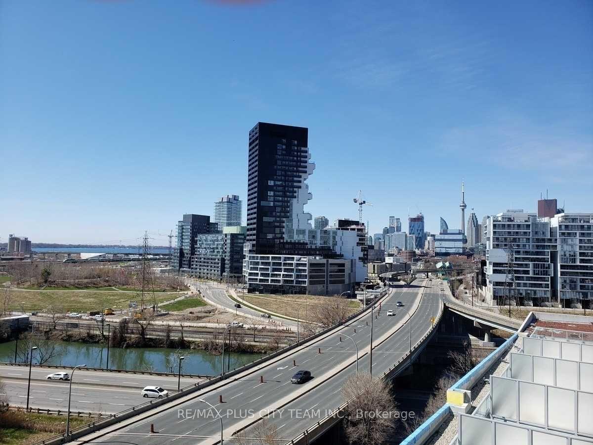 Photo 8 of Unit 810, 15 Baseball Place, Toronto, South Riverdale — HOMEH
