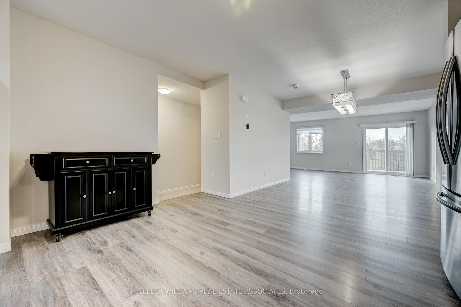 Photo 8 of 67 Eliza Avenue, Kitchener, Larentian West — HOMEH