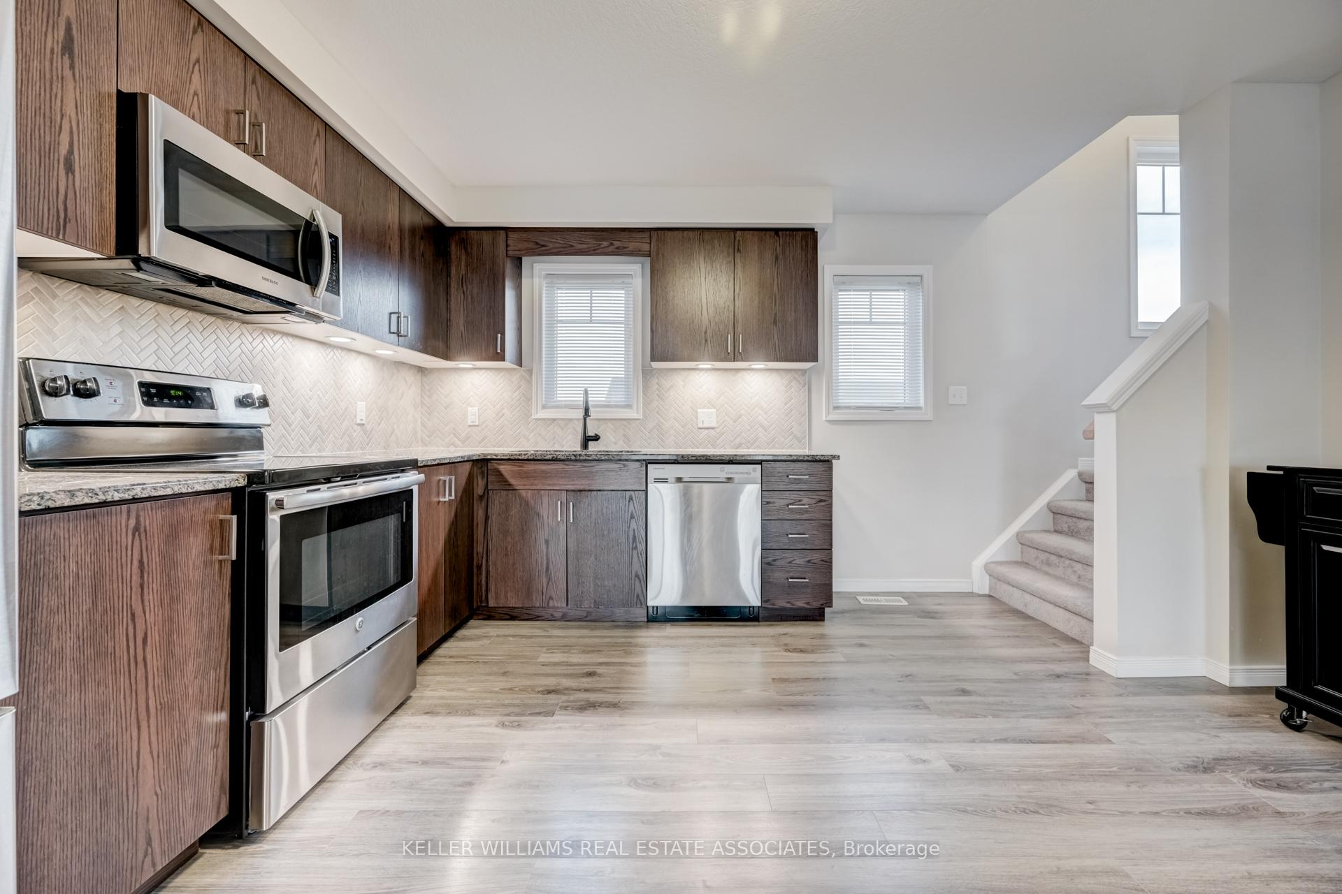 Photo 10 of 67 Eliza Avenue, Kitchener, Larentian West — HOMEH
