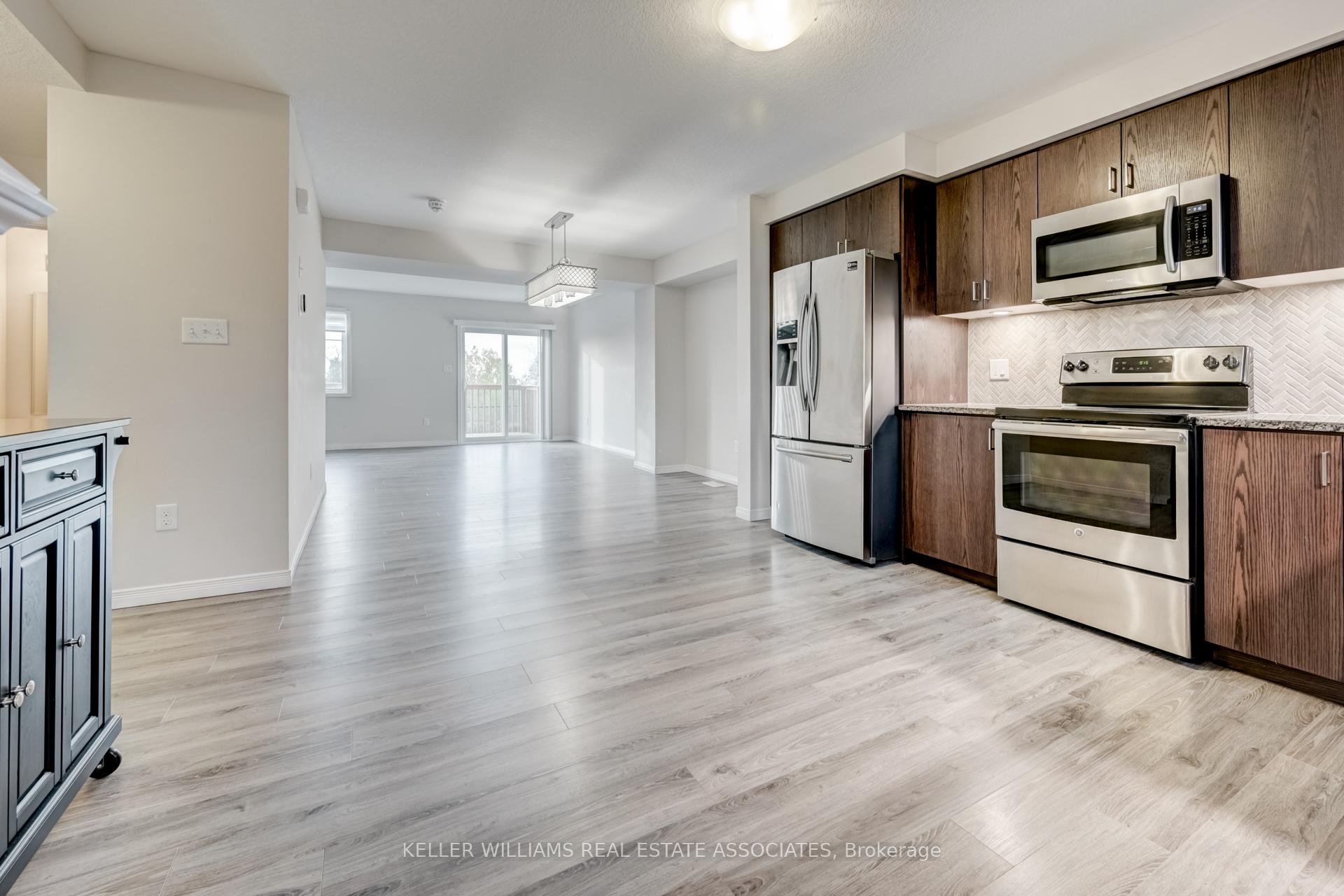 Photo 12 of 67 Eliza Avenue, Kitchener, Larentian West — HOMEH