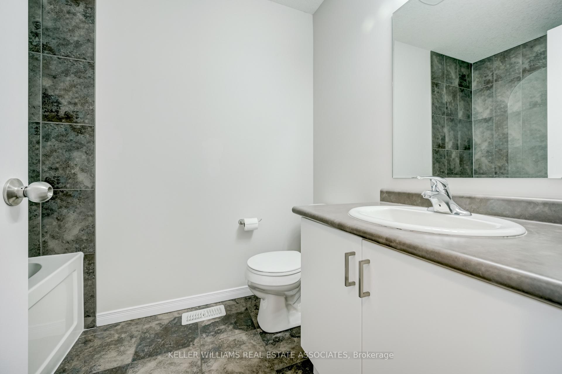 Photo 16 of 67 Eliza Avenue, Kitchener, Larentian West — HOMEH