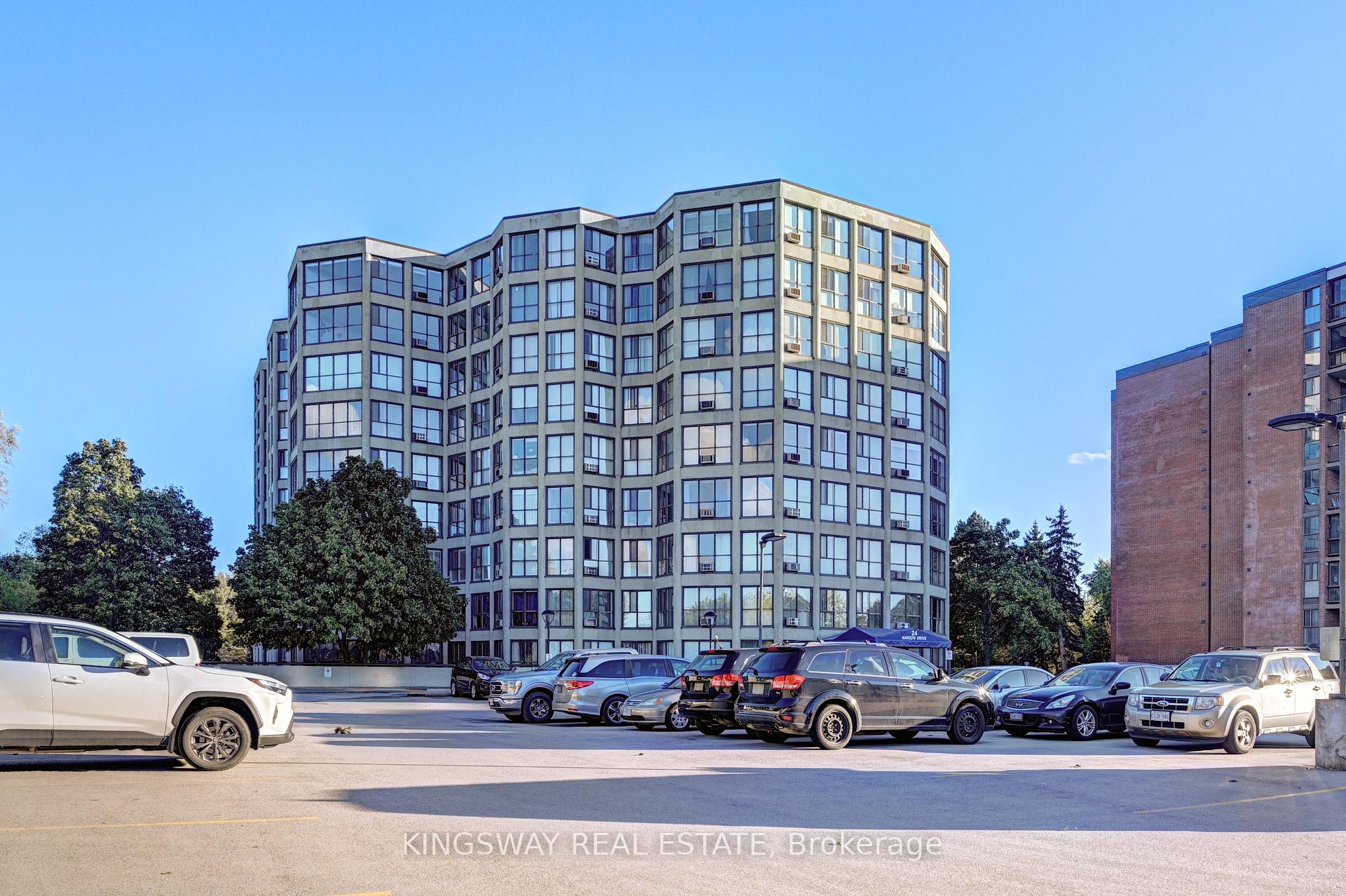 Front of Unit 401, 24 Marilyn Drive N