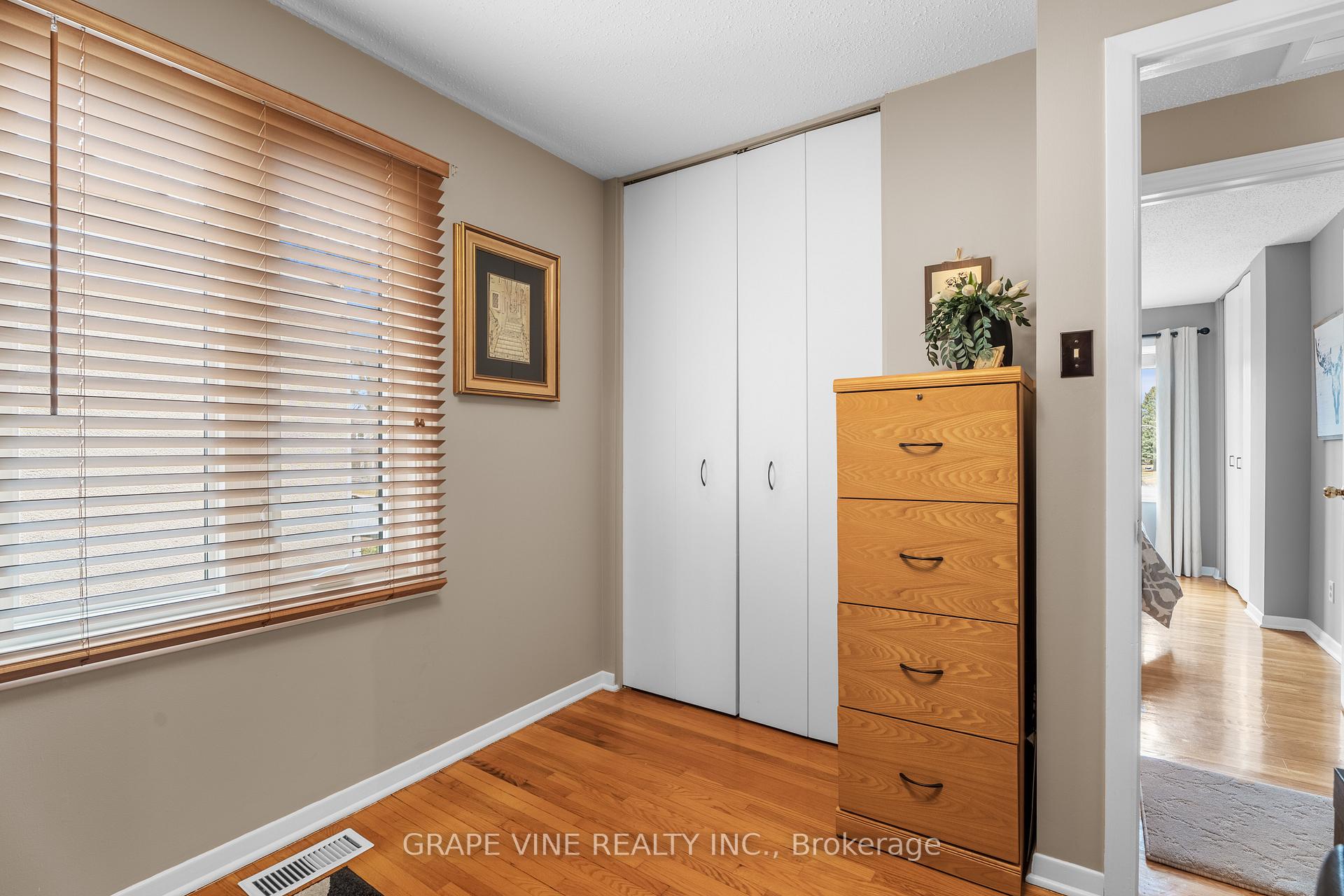 Photo 21 of 58 Charkay Street, Ottawa, Borden Farm/Stewart Farm/Carleton Heights/Parkwood Hills — HOMEH