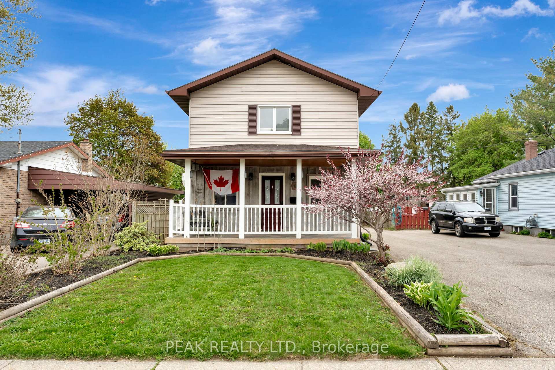 Photo 2 of 126 Silver Street, Brant, Paris — HOMEH