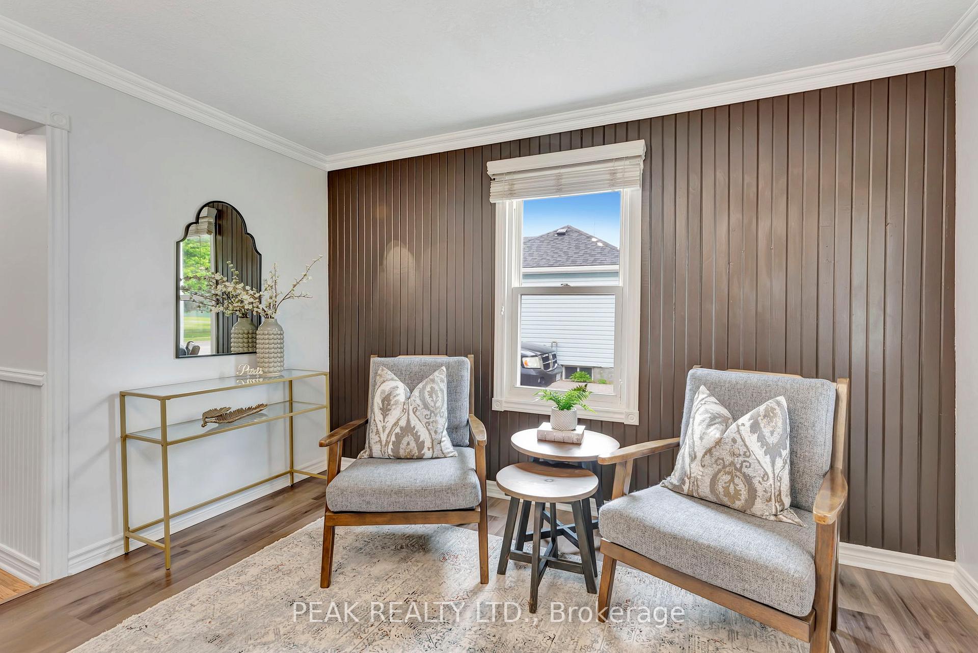 Photo 3 of 126 Silver Street, Brant, Paris — HOMEH