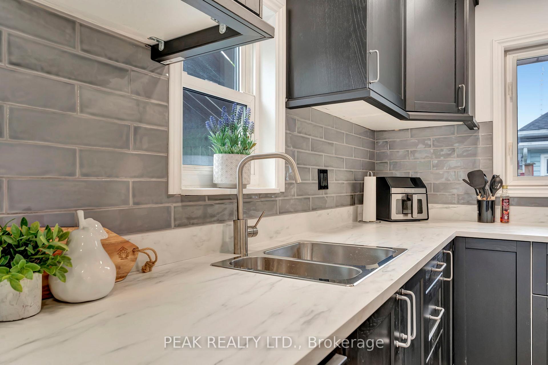 Photo 20 of 126 Silver Street, Brant, Paris — HOMEH