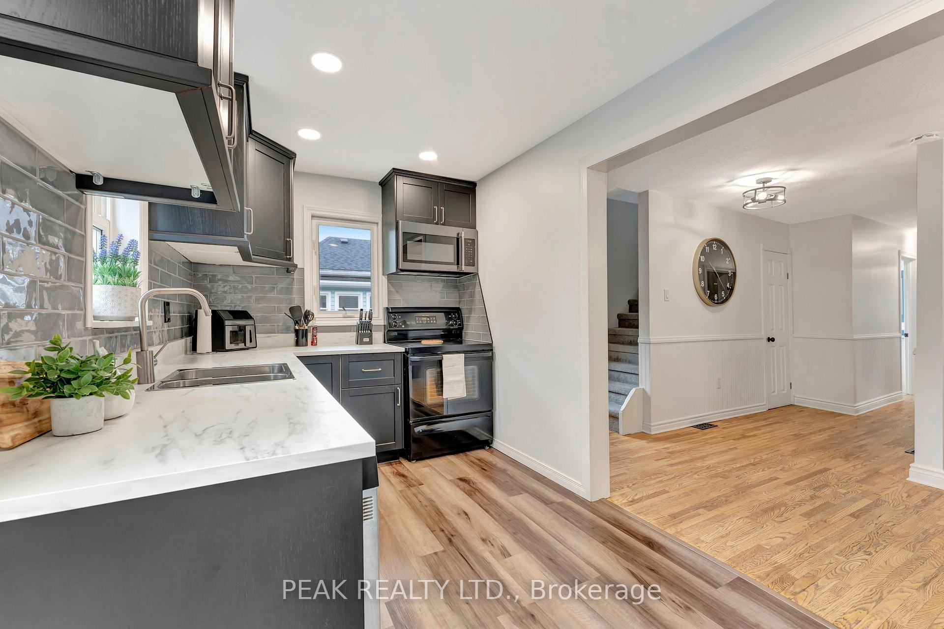 Photo 17 of 126 Silver Street, Brant, Paris — HOMEH