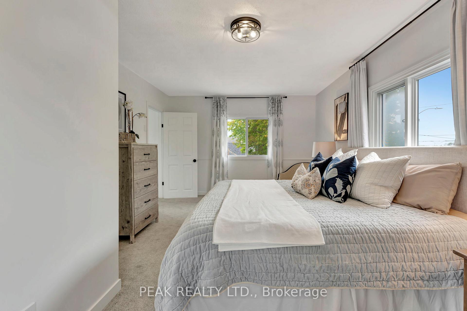 Photo 16 of 126 Silver Street, Brant, Paris — HOMEH