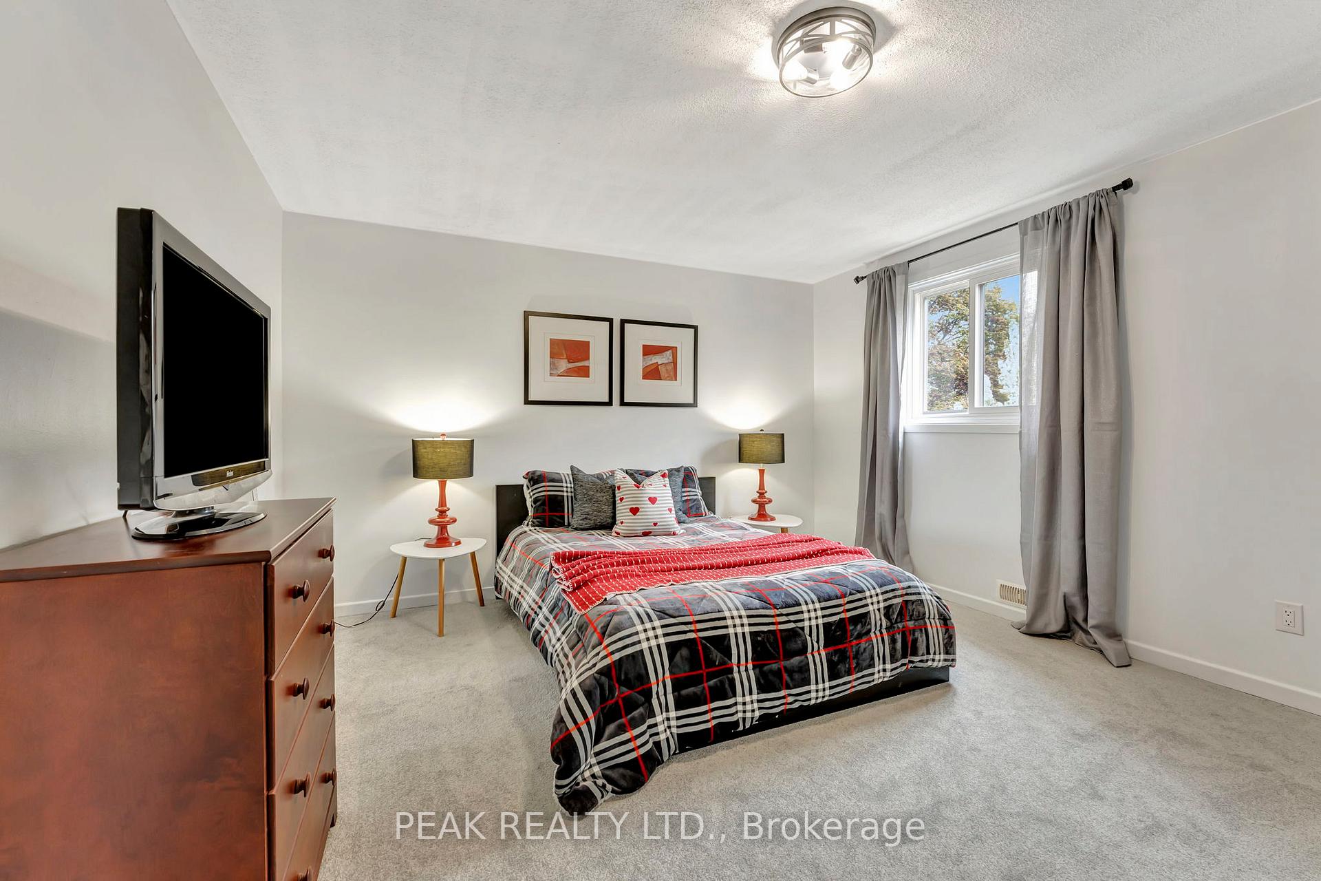 Photo 25 of 126 Silver Street, Brant, Paris — HOMEH