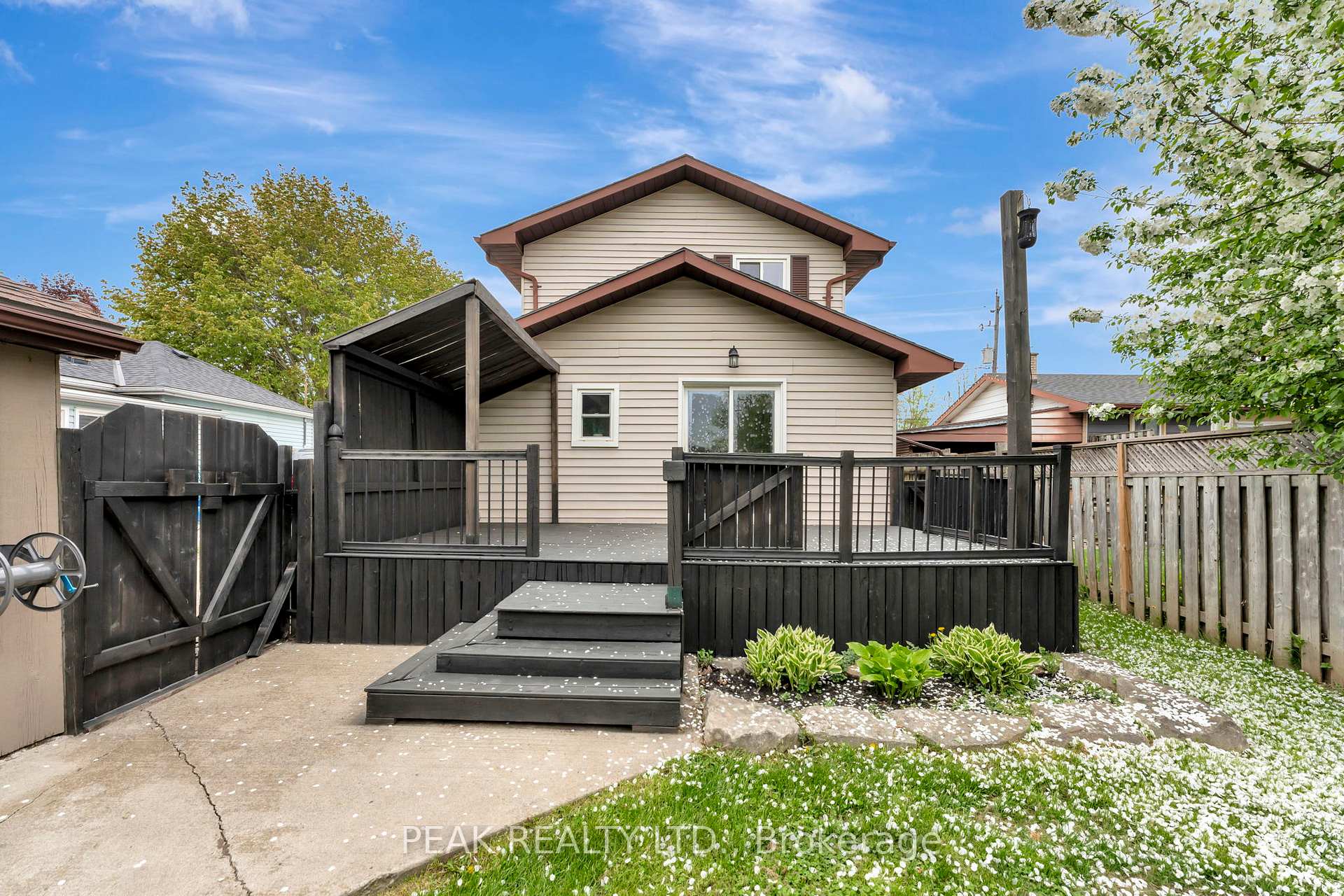 Photo 30 of 126 Silver Street, Brant, Paris — HOMEH