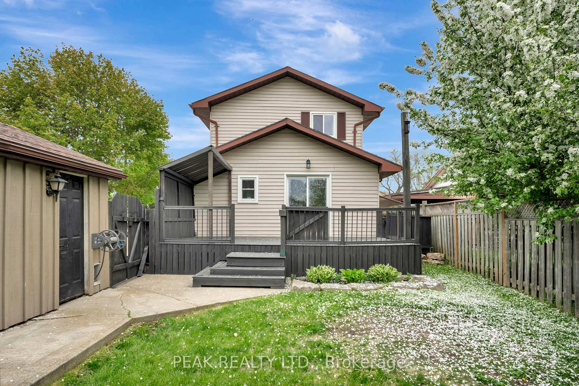 Photo 23 of 126 Silver Street, Brant, Paris — HOMEH