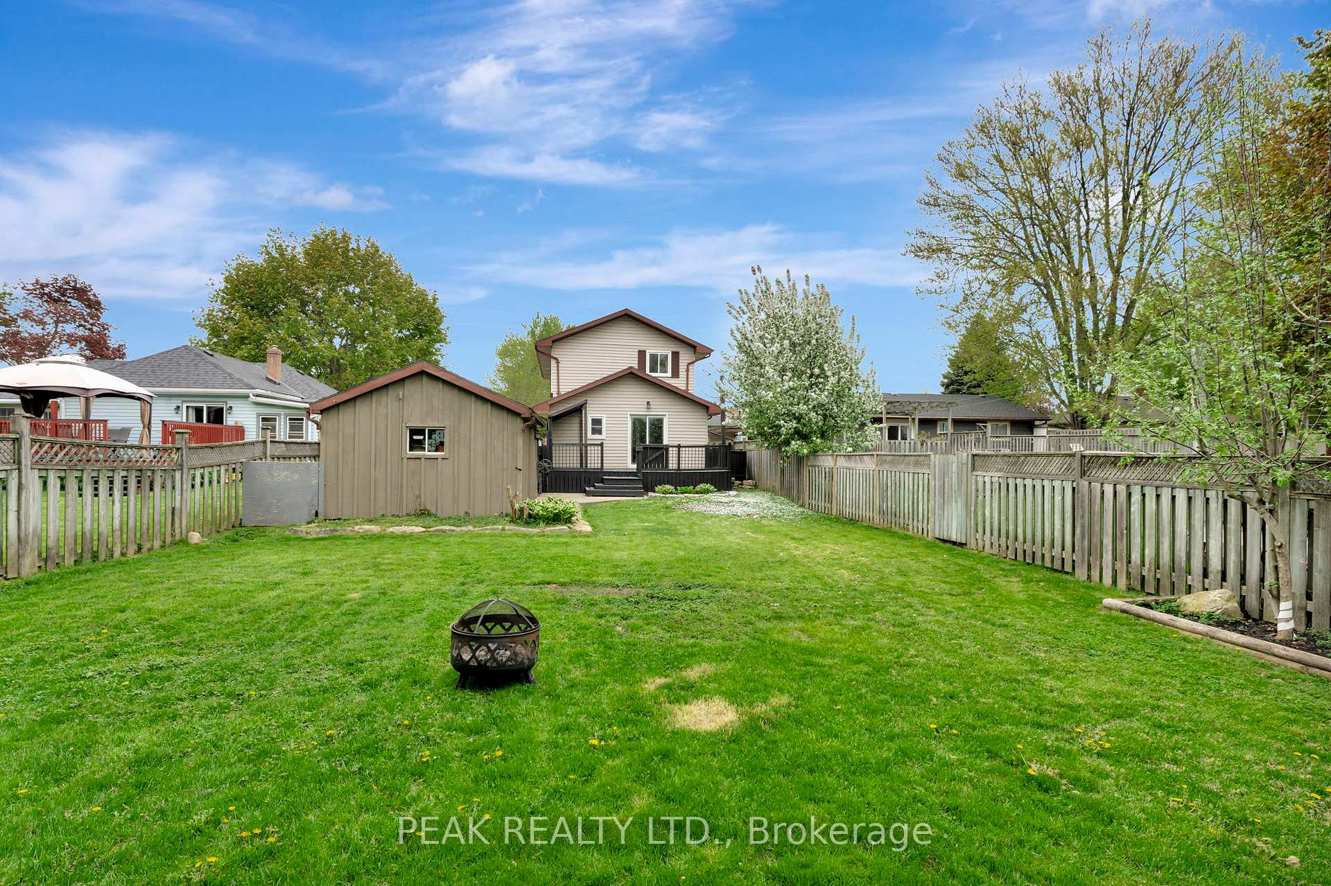 Photo 29 of 126 Silver Street, Brant, Paris — HOMEH