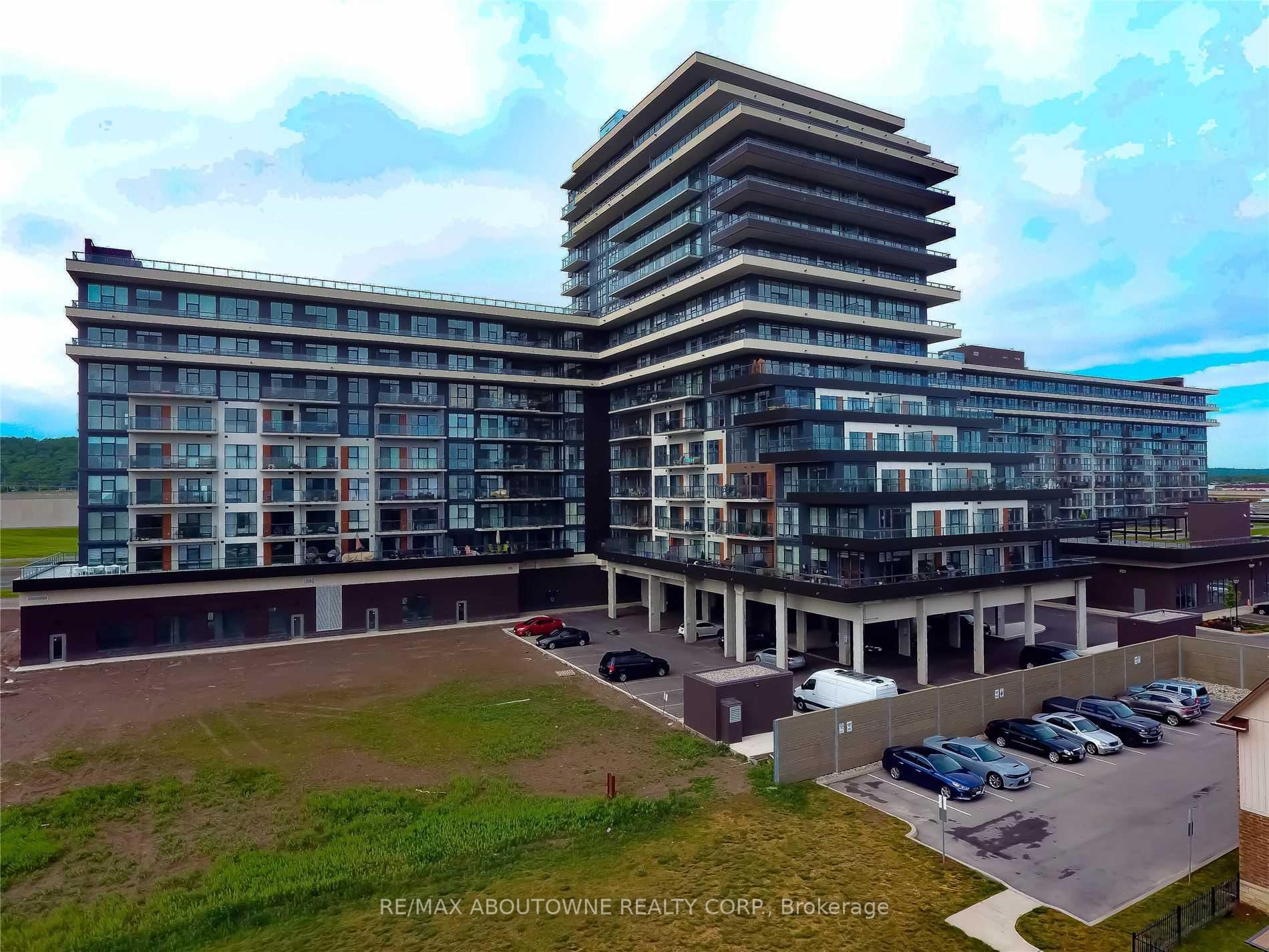 Front of Unit 512, 550 North Service Road