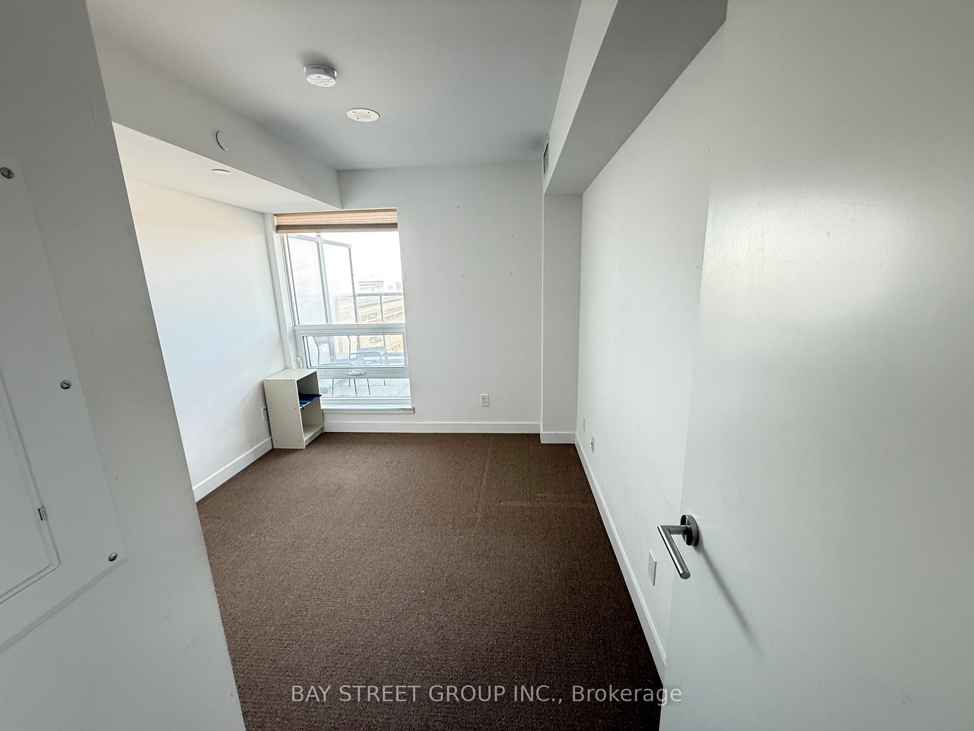 Photo 4 of Unit 807, 120 Varna Drive, Toronto, Englemount-Lawrence — HOMEH