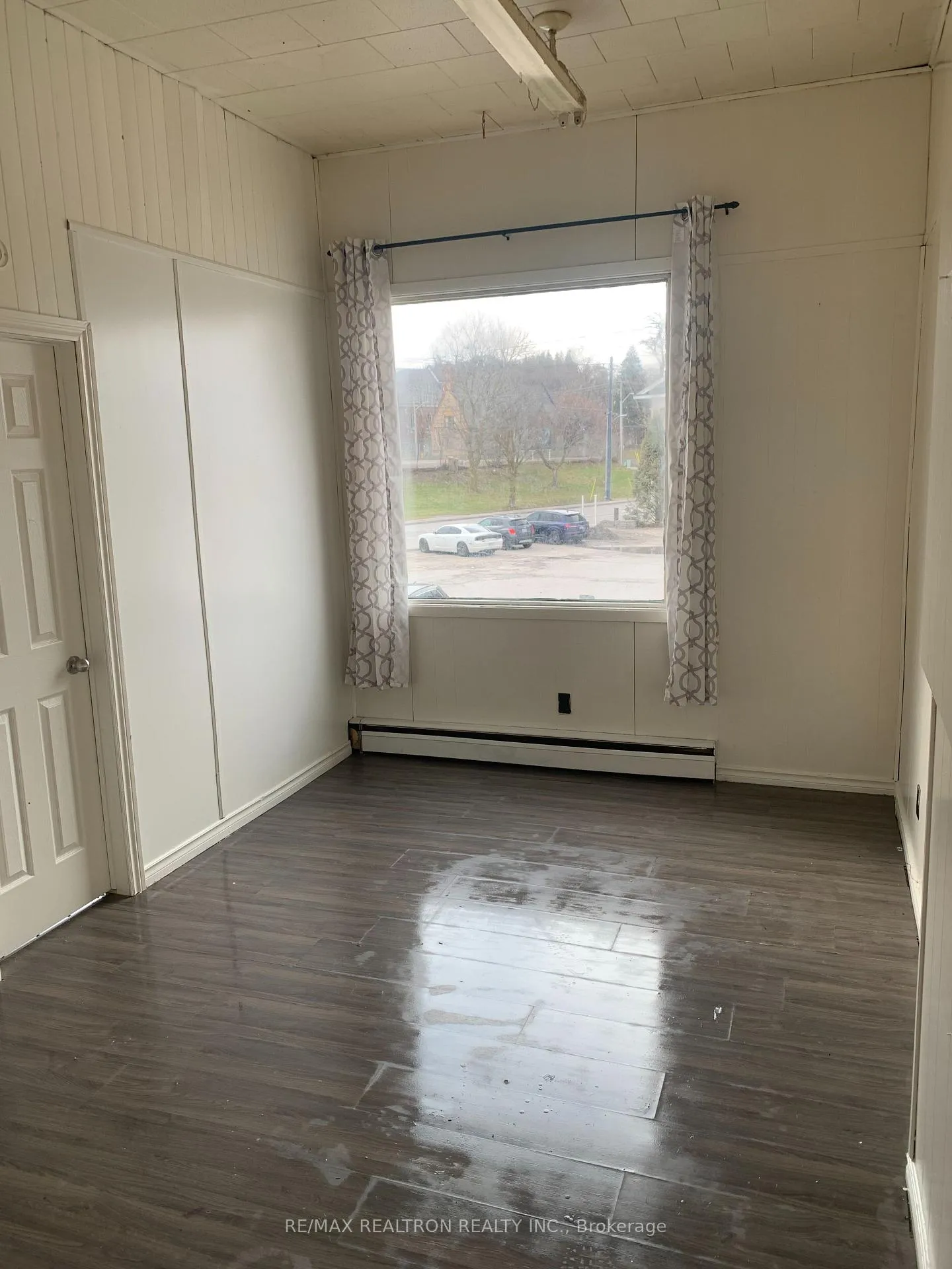 Photo 8 of Unit B, 54 Market Square, Quinte West, Trenton Ward — HOMEH