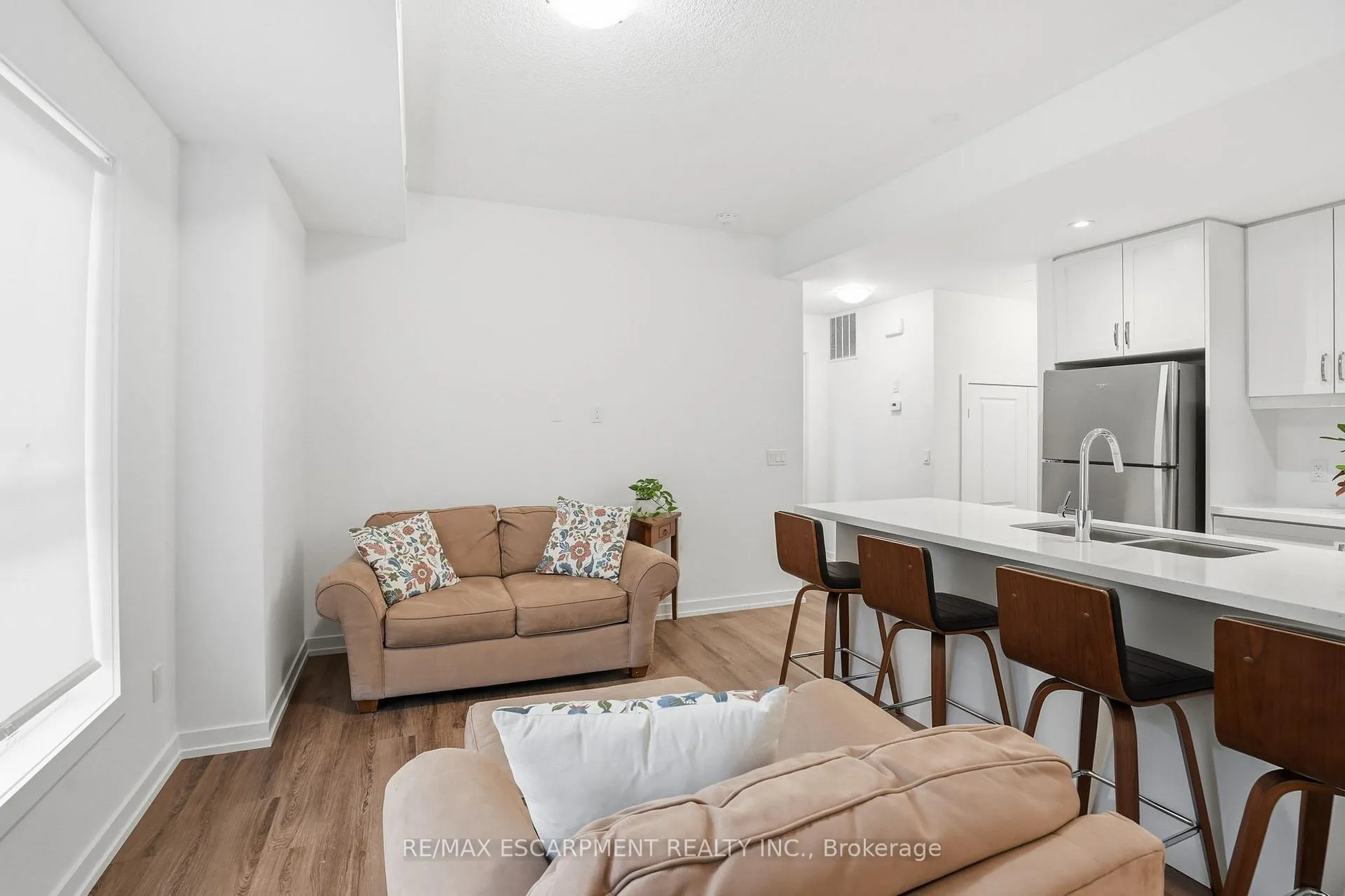 Photo 3 of Unit 5, 70 Kenesky Drive, Hamilton, Waterdown — HOMEH