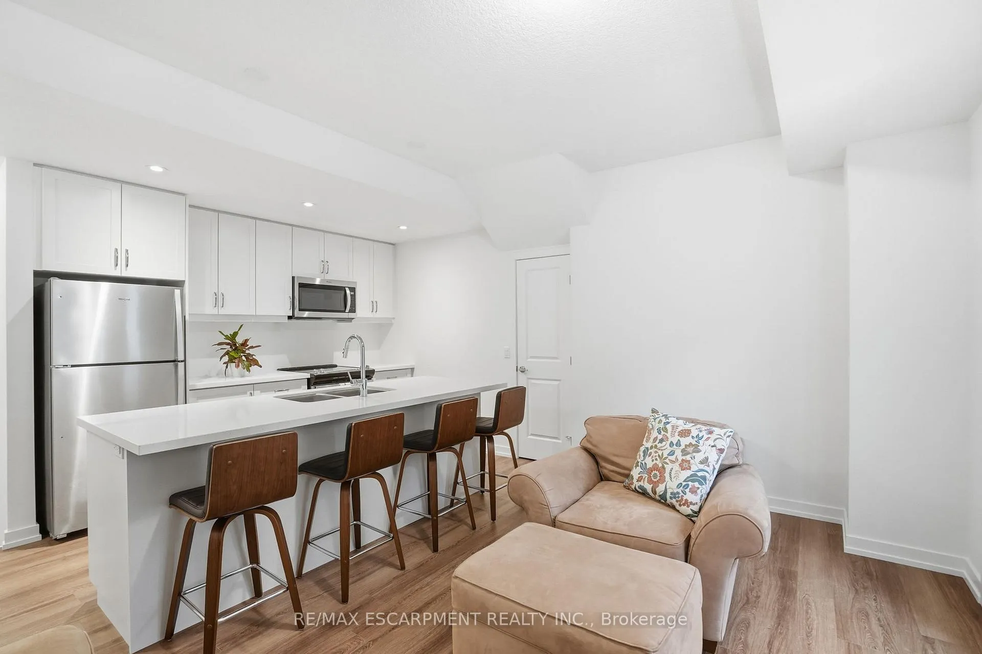 Photo 5 of Unit 5, 70 Kenesky Drive, Hamilton, Waterdown — HOMEH