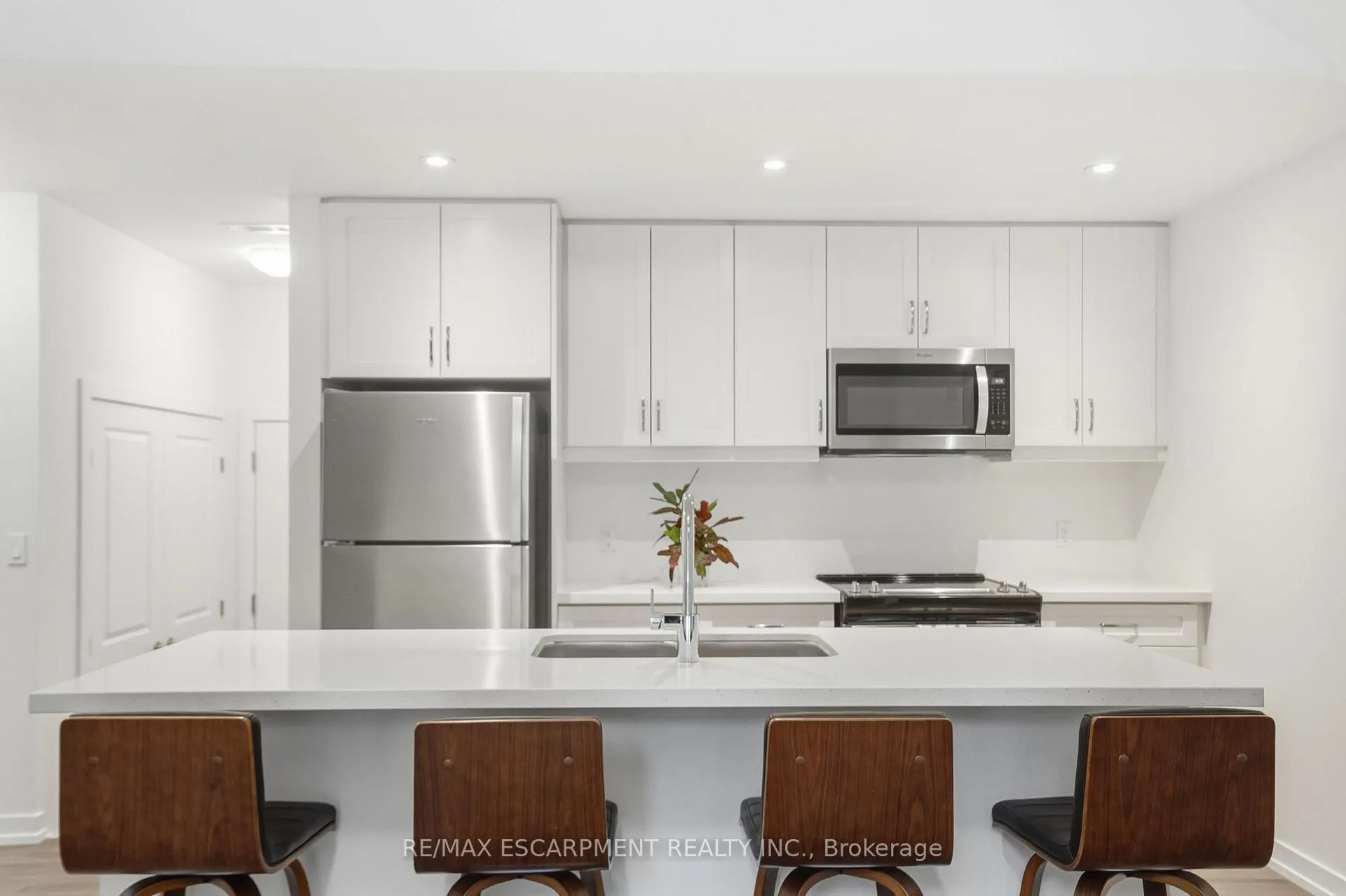 Photo 6 of Unit 5, 70 Kenesky Drive, Hamilton, Waterdown — HOMEH