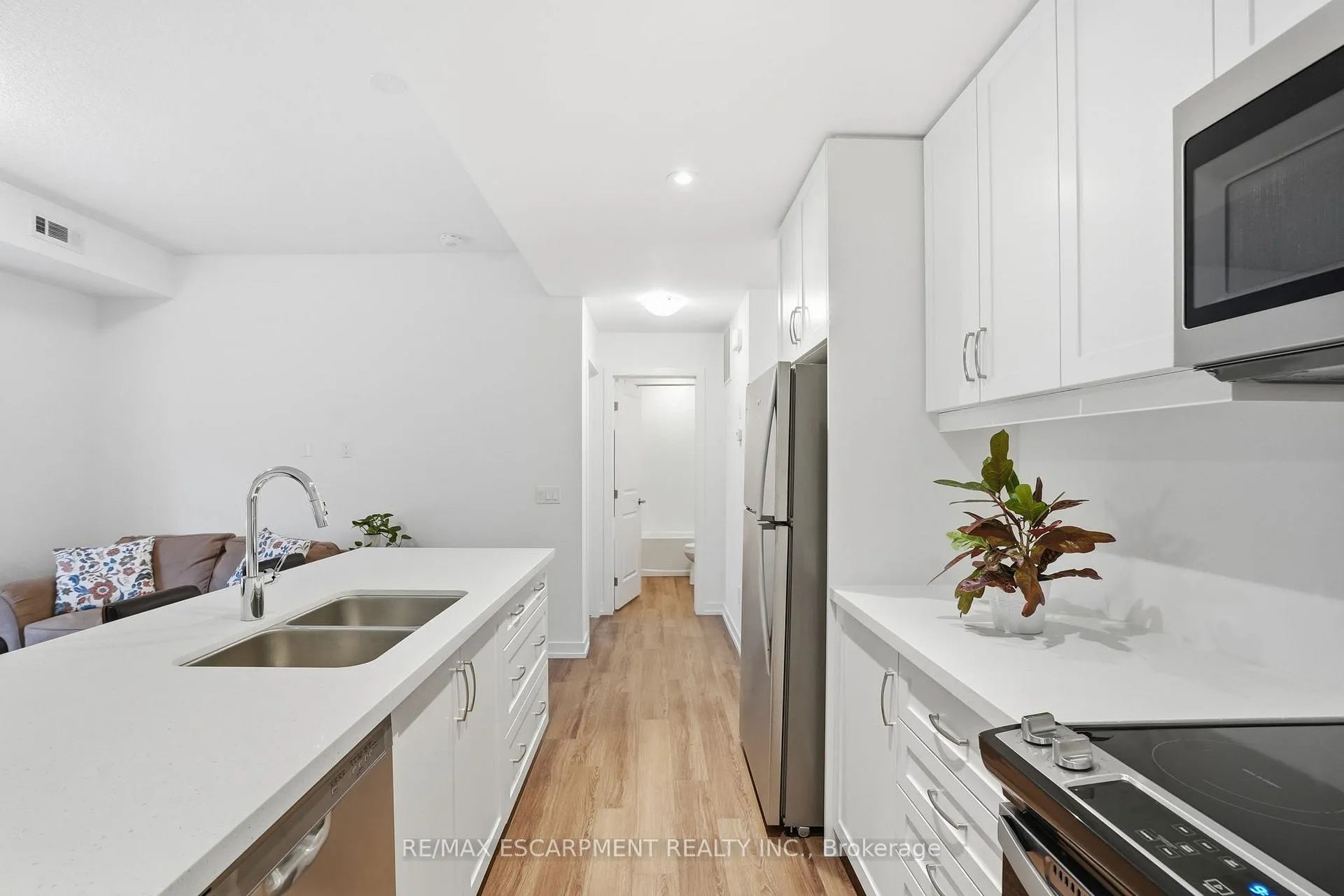 Photo 9 of Unit 5, 70 Kenesky Drive, Hamilton, Waterdown — HOMEH