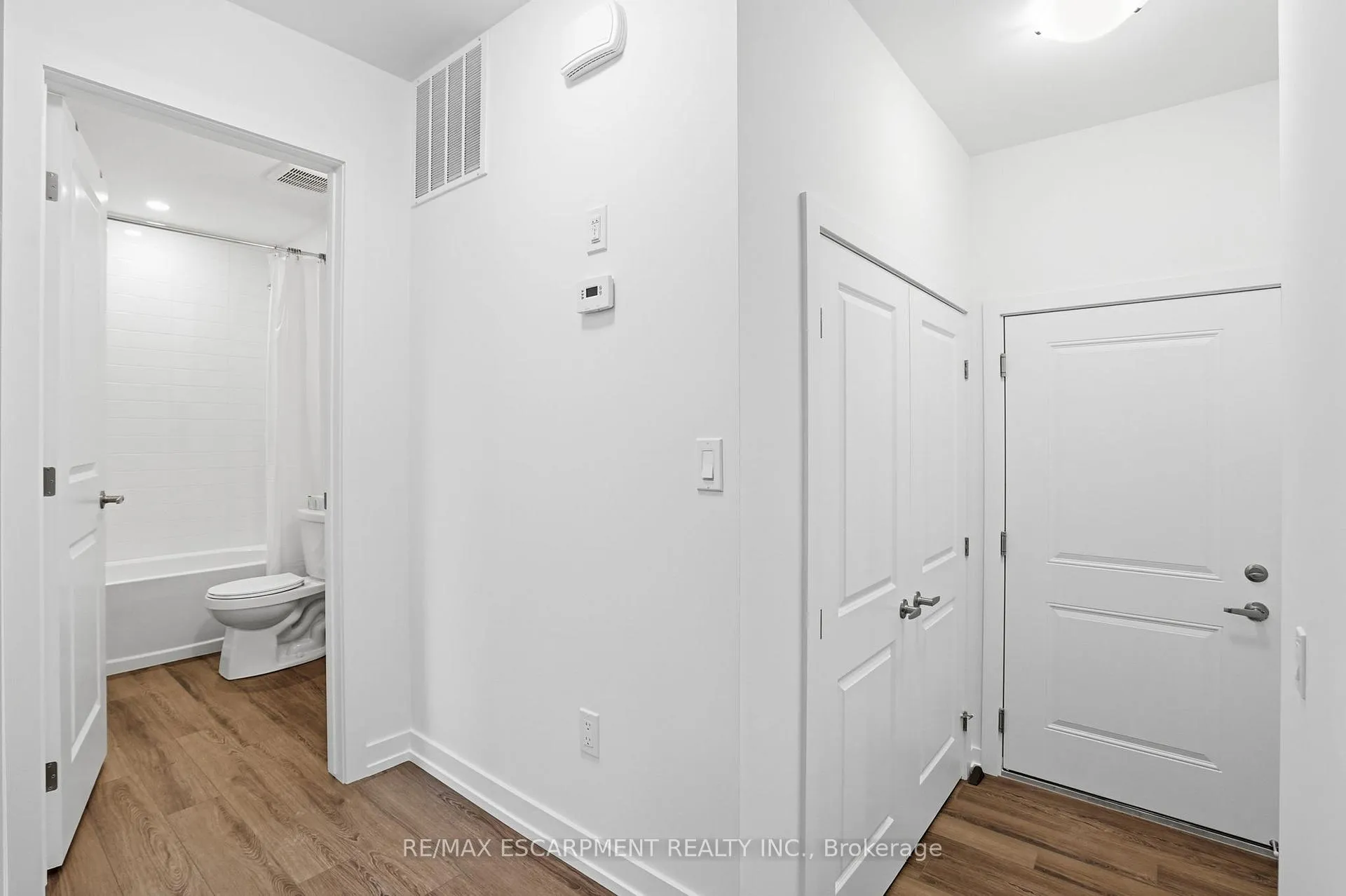 Photo 11 of Unit 5, 70 Kenesky Drive, Hamilton, Waterdown — HOMEH