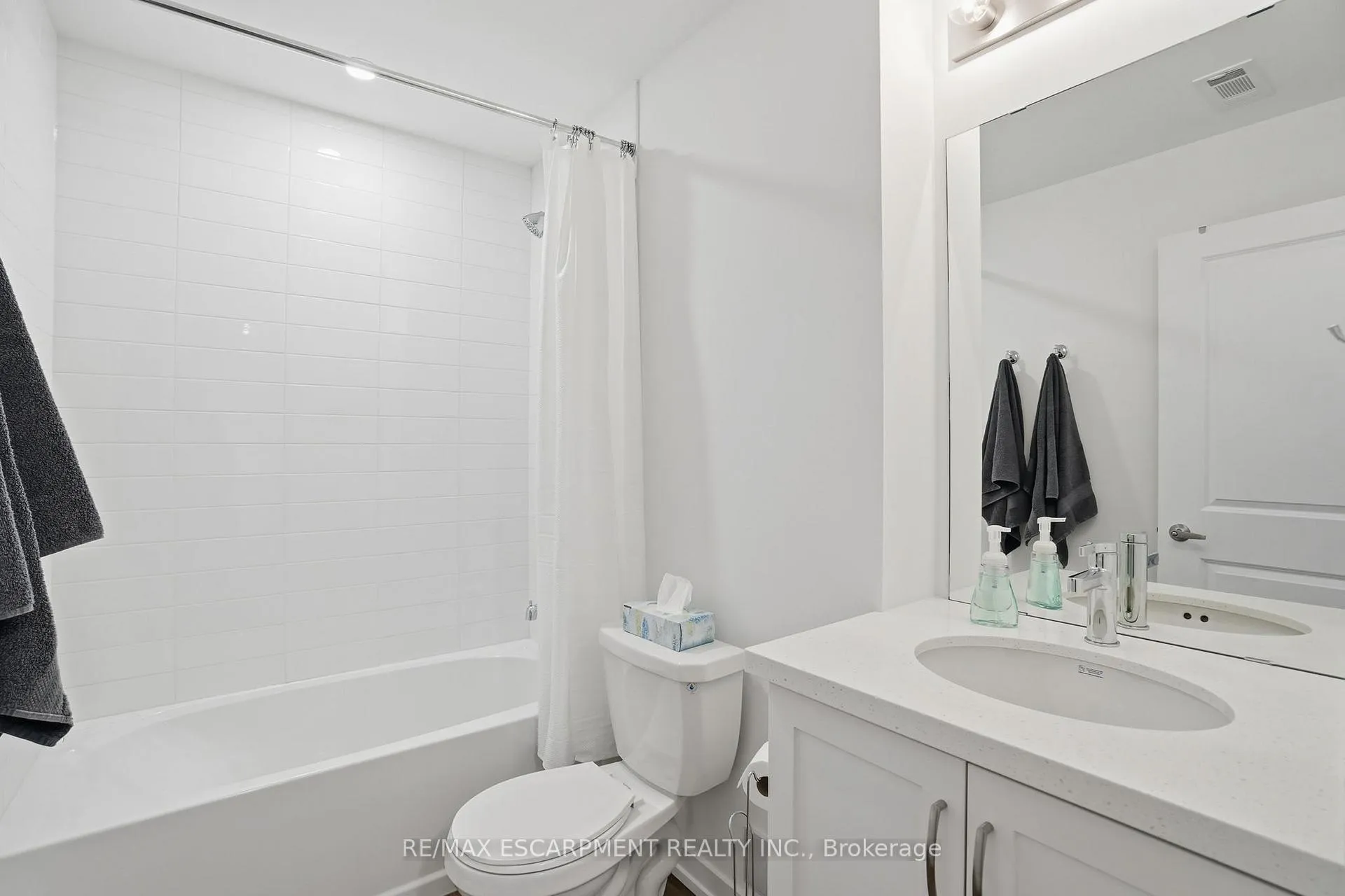 Photo 14 of Unit 5, 70 Kenesky Drive, Hamilton, Waterdown — HOMEH