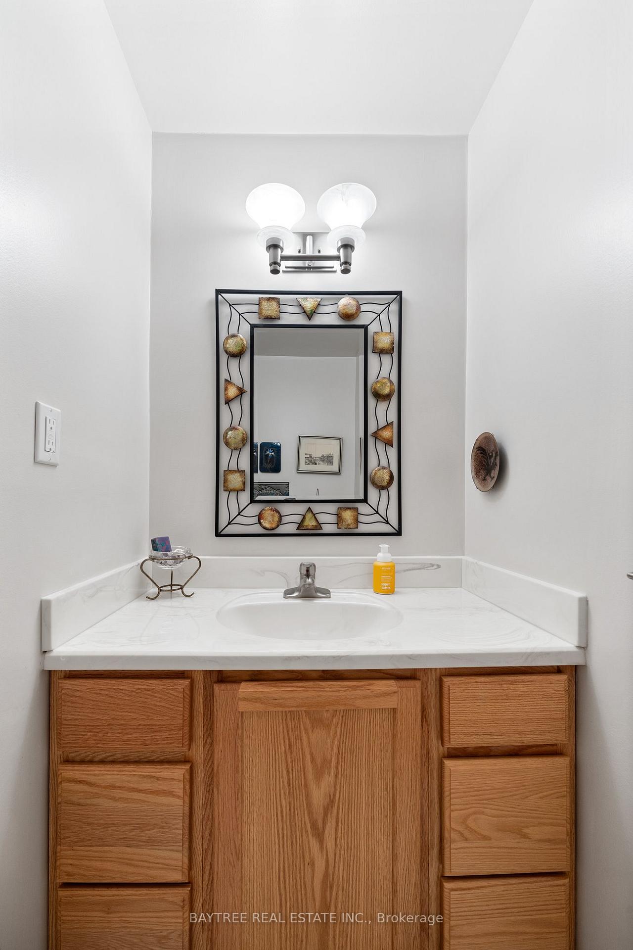 Photo 6 of Unit 803, 3663 Riverside Drive E, Windsor — HOMEH