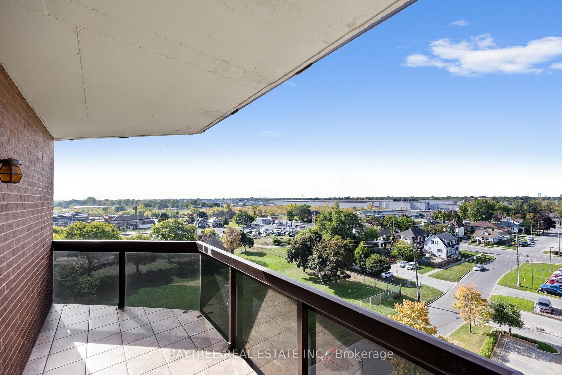 Photo 16 of Unit 803, 3663 Riverside Drive E, Windsor — HOMEH