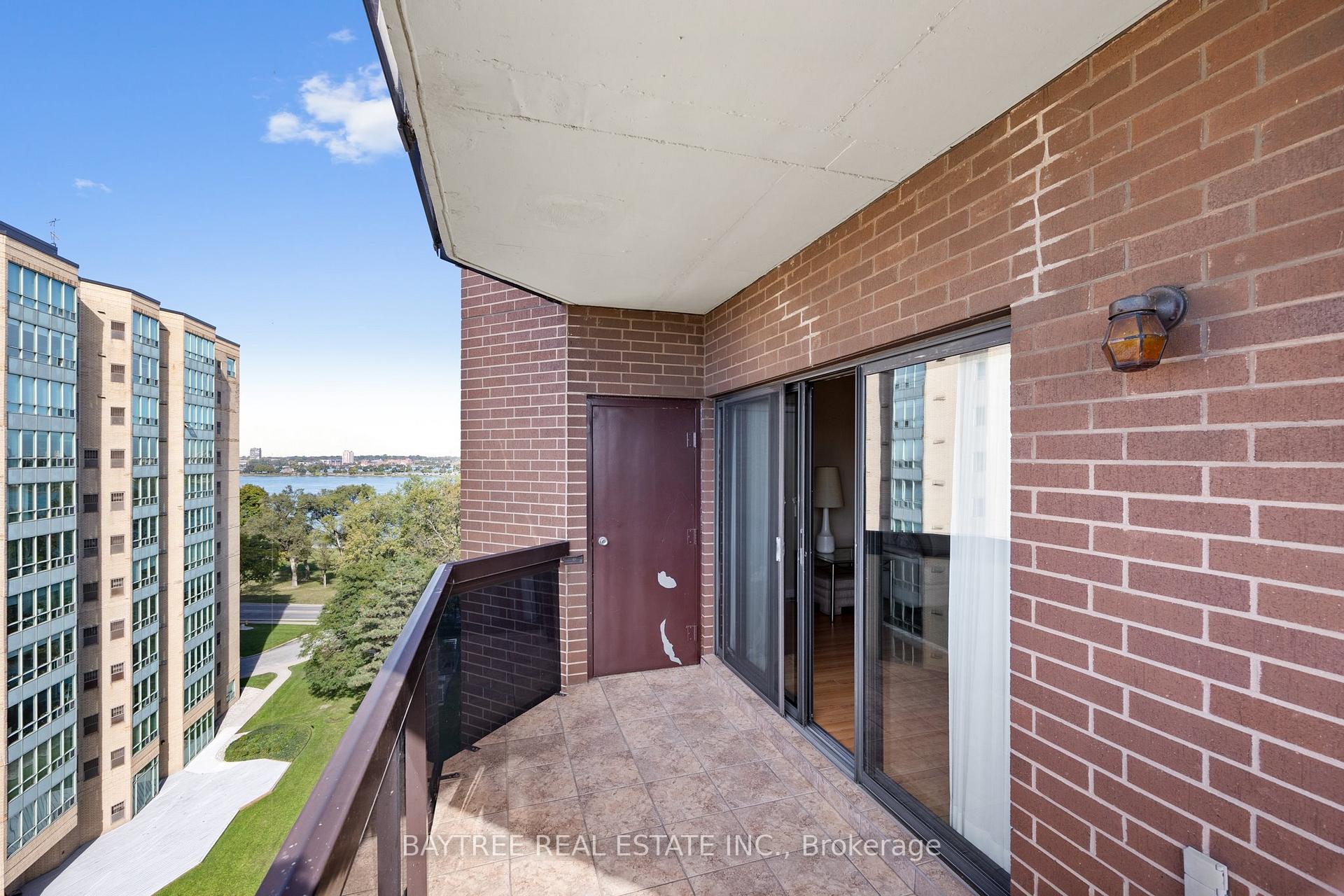 Photo 17 of Unit 803, 3663 Riverside Drive E, Windsor — HOMEH