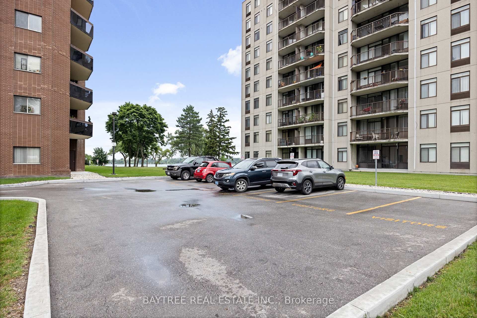 Photo 20 of Unit 803, 3663 Riverside Drive E, Windsor — HOMEH
