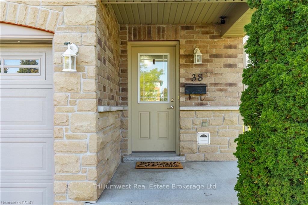Photo 3 of 38 Waterford Drive, Guelph, Pineridge/Westminster Woods — HOMEH