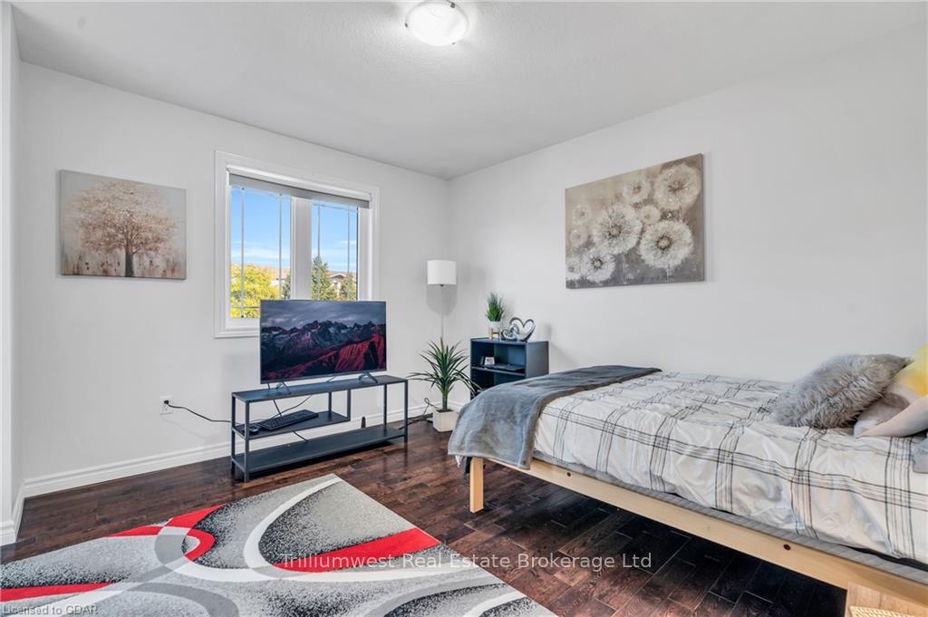 Photo 11 of 38 Waterford Drive, Guelph, Pineridge/Westminster Woods — HOMEH