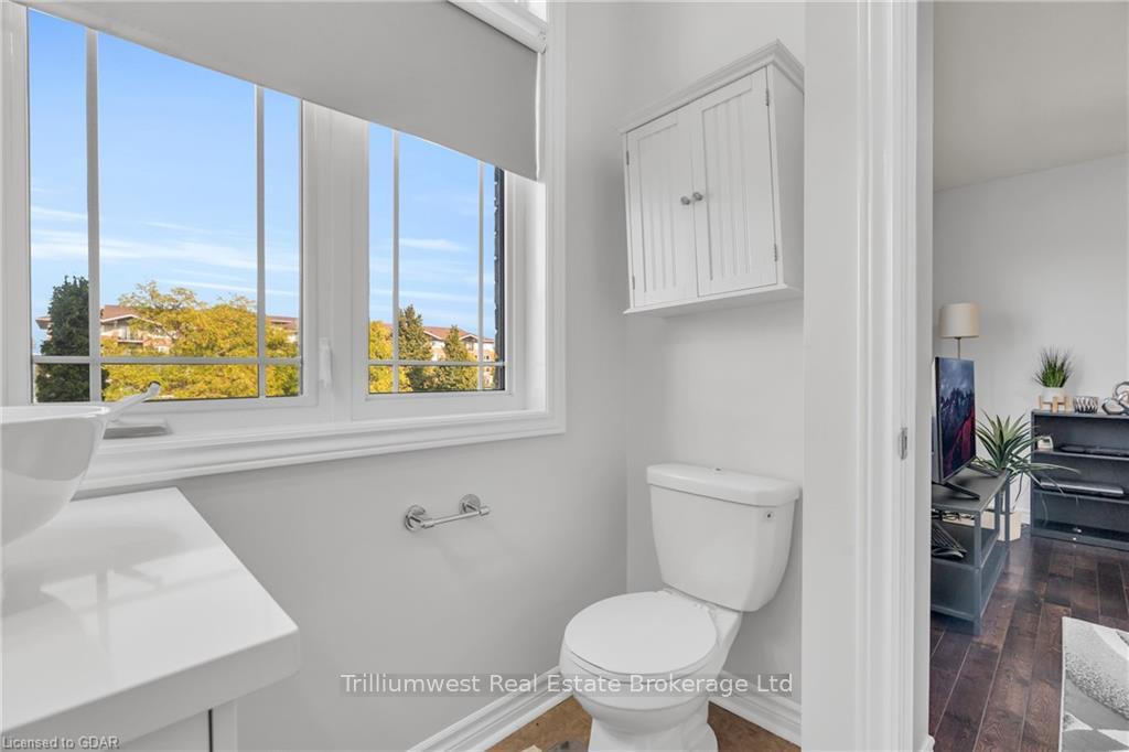 Photo 13 of 38 Waterford Drive, Guelph, Pineridge/Westminster Woods — HOMEH