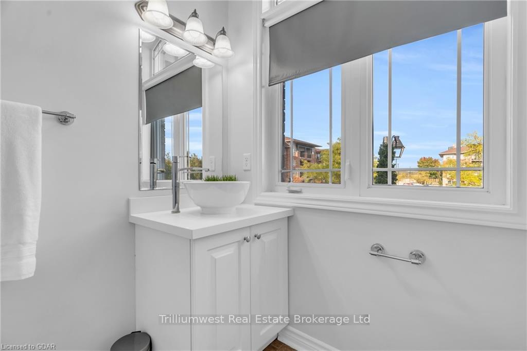 Photo 14 of 38 Waterford Drive, Guelph, Pineridge/Westminster Woods — HOMEH