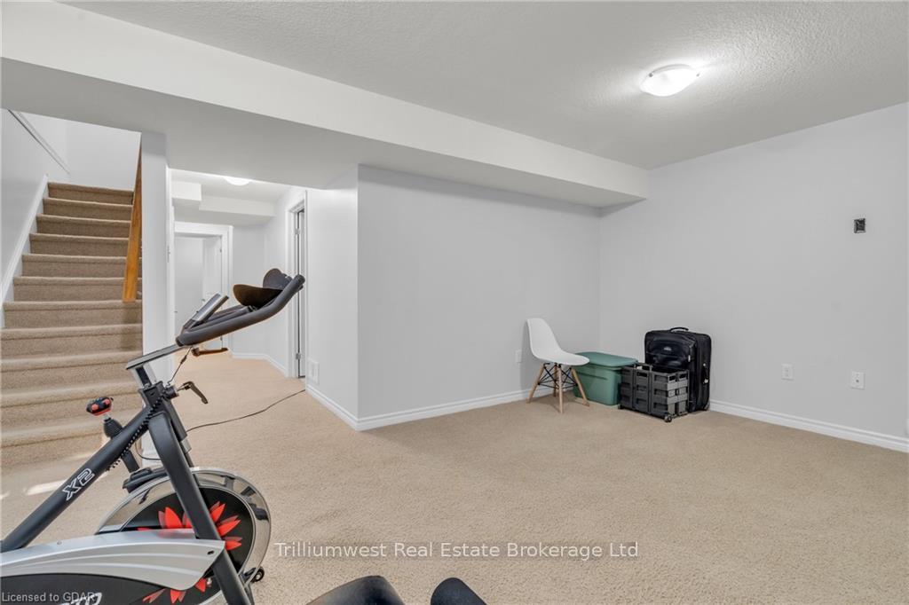 Photo 21 of 38 Waterford Drive, Guelph, Pineridge/Westminster Woods — HOMEH