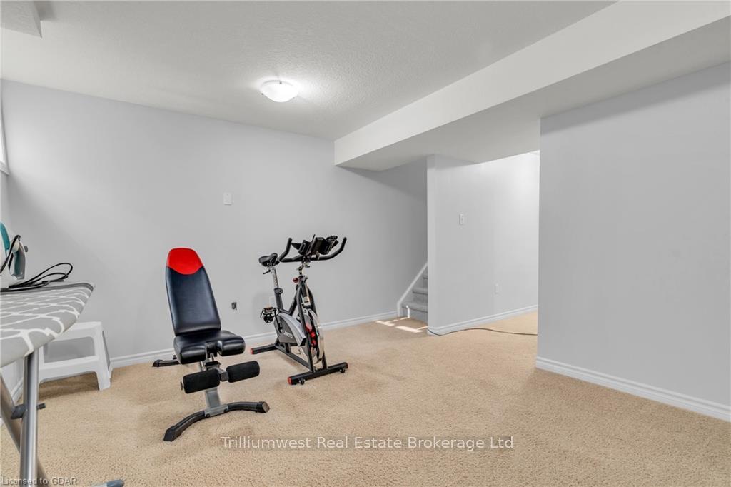 Photo 22 of 38 Waterford Drive, Guelph, Pineridge/Westminster Woods — HOMEH