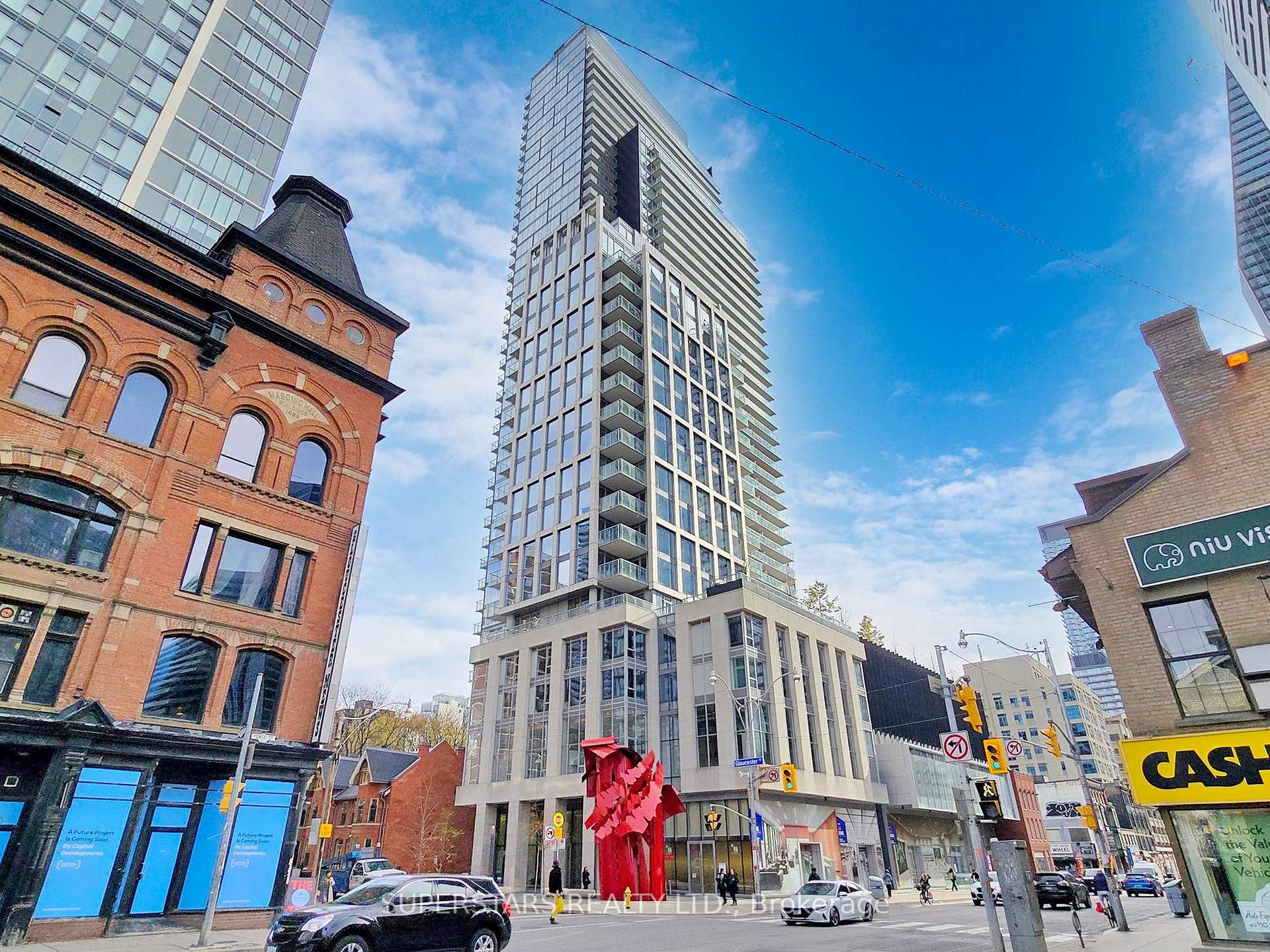 Front of Unit 609, 1 Gloucester Street