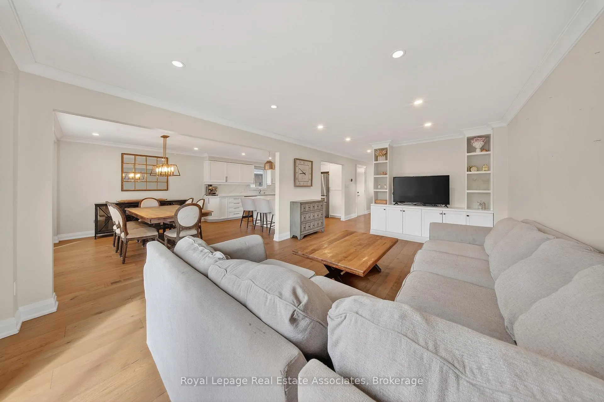 Photo 11 of 67 Beechnut Crescent, Clarington, Courtice — HOMEH