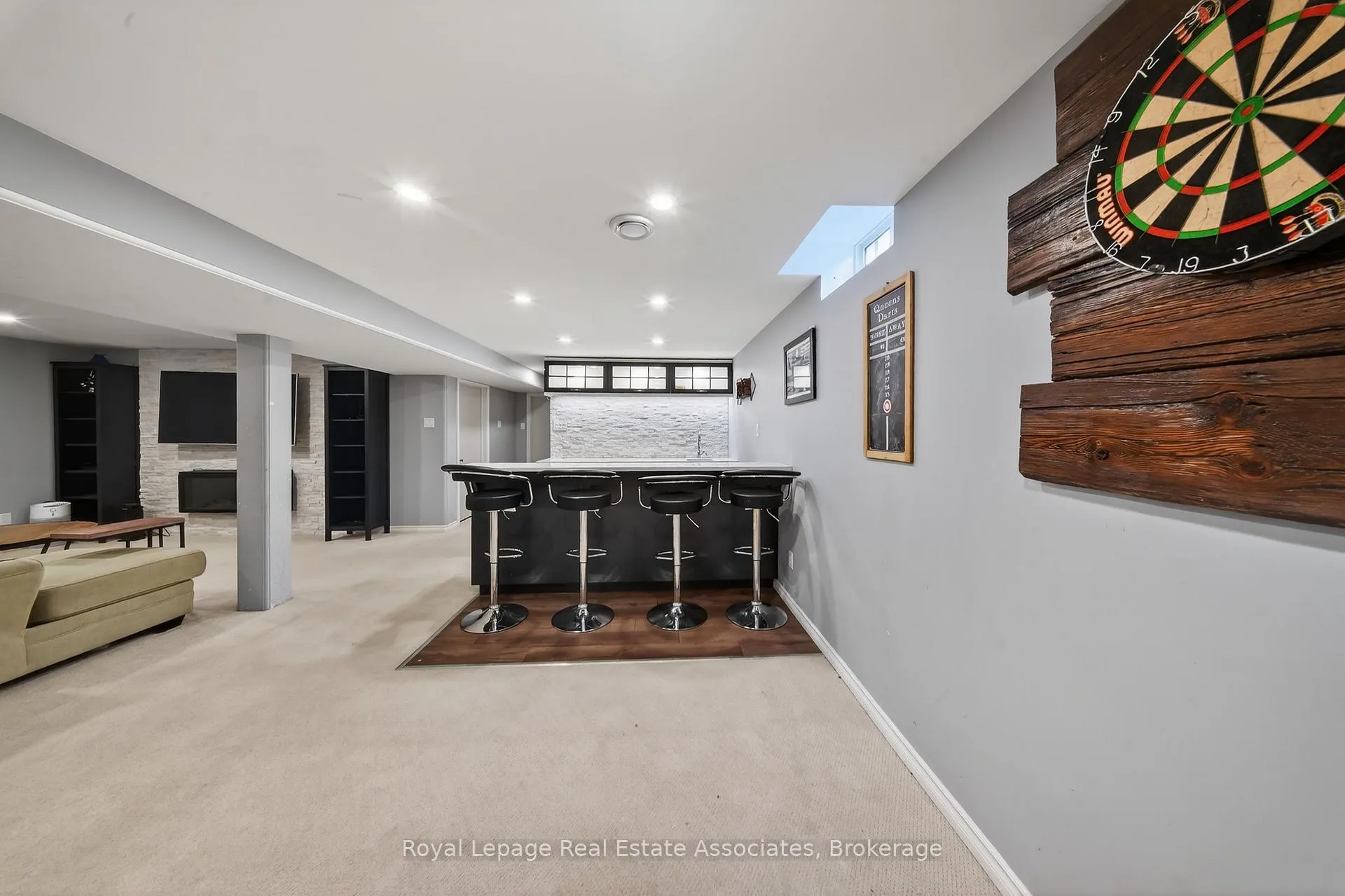 Photo 41 of 67 Beechnut Crescent, Clarington, Courtice — HOMEH