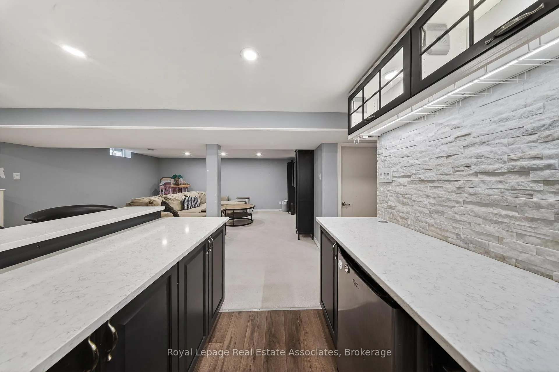 Photo 44 of 67 Beechnut Crescent, Clarington, Courtice — HOMEH