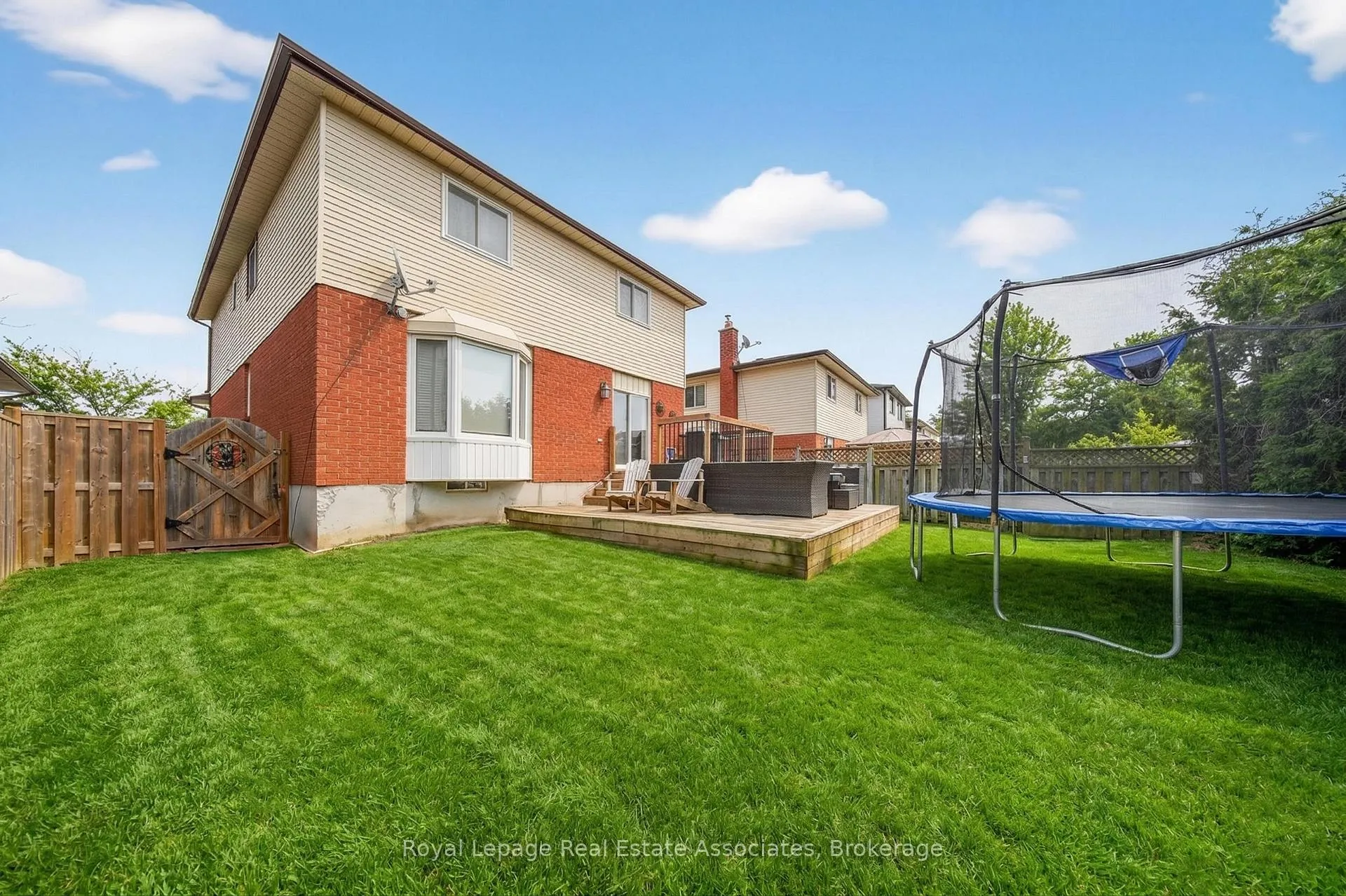 Photo 46 of 67 Beechnut Crescent, Clarington, Courtice — HOMEH