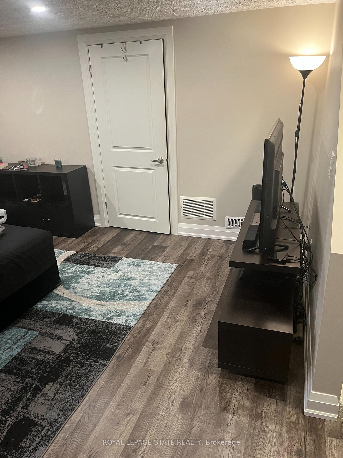 Photo 12 of 25 Greenford Drive, Hamilton, Greenford — HOMEH