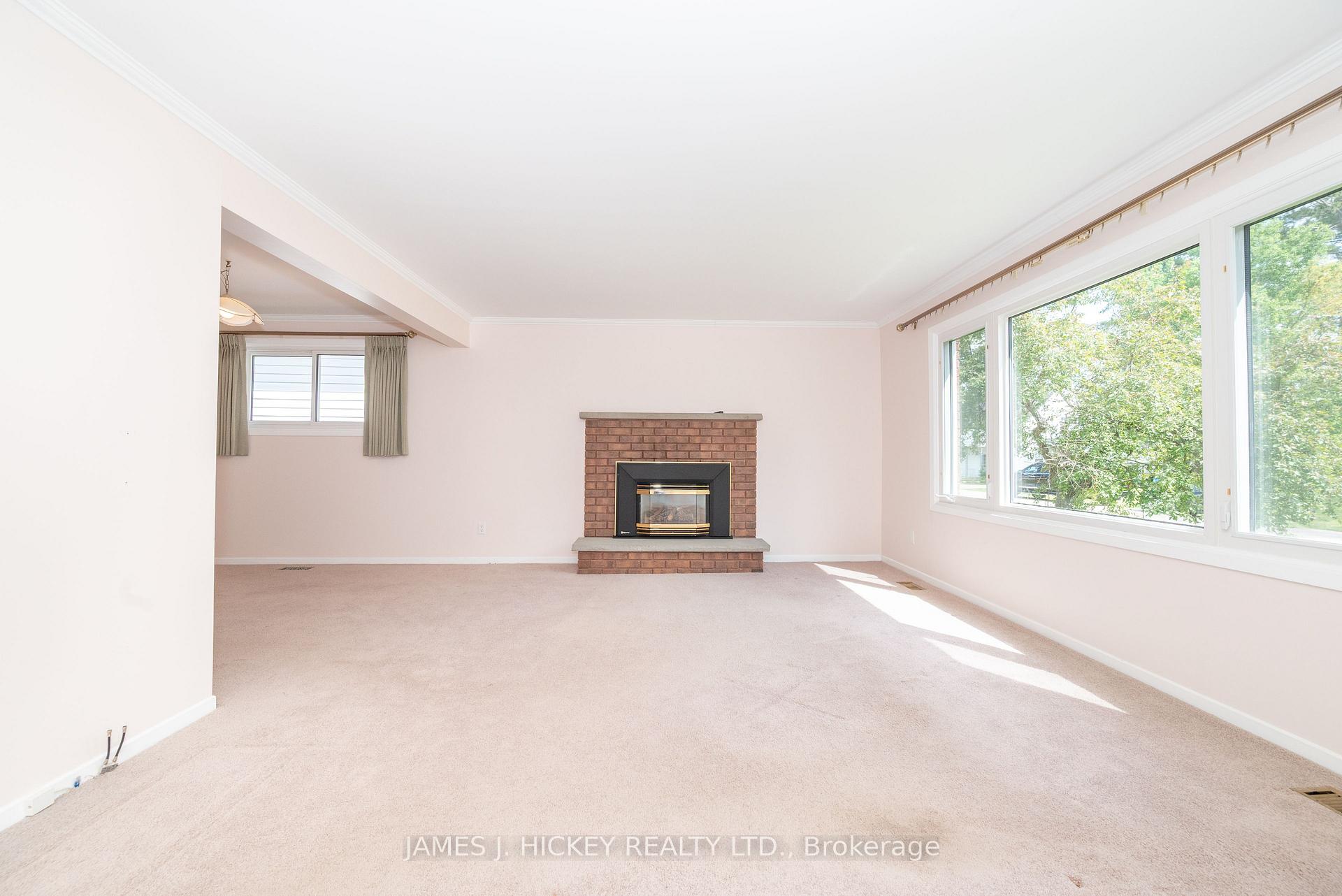 Photo 4 of 19 Wolfe Avenue, Deep River — HOMEH