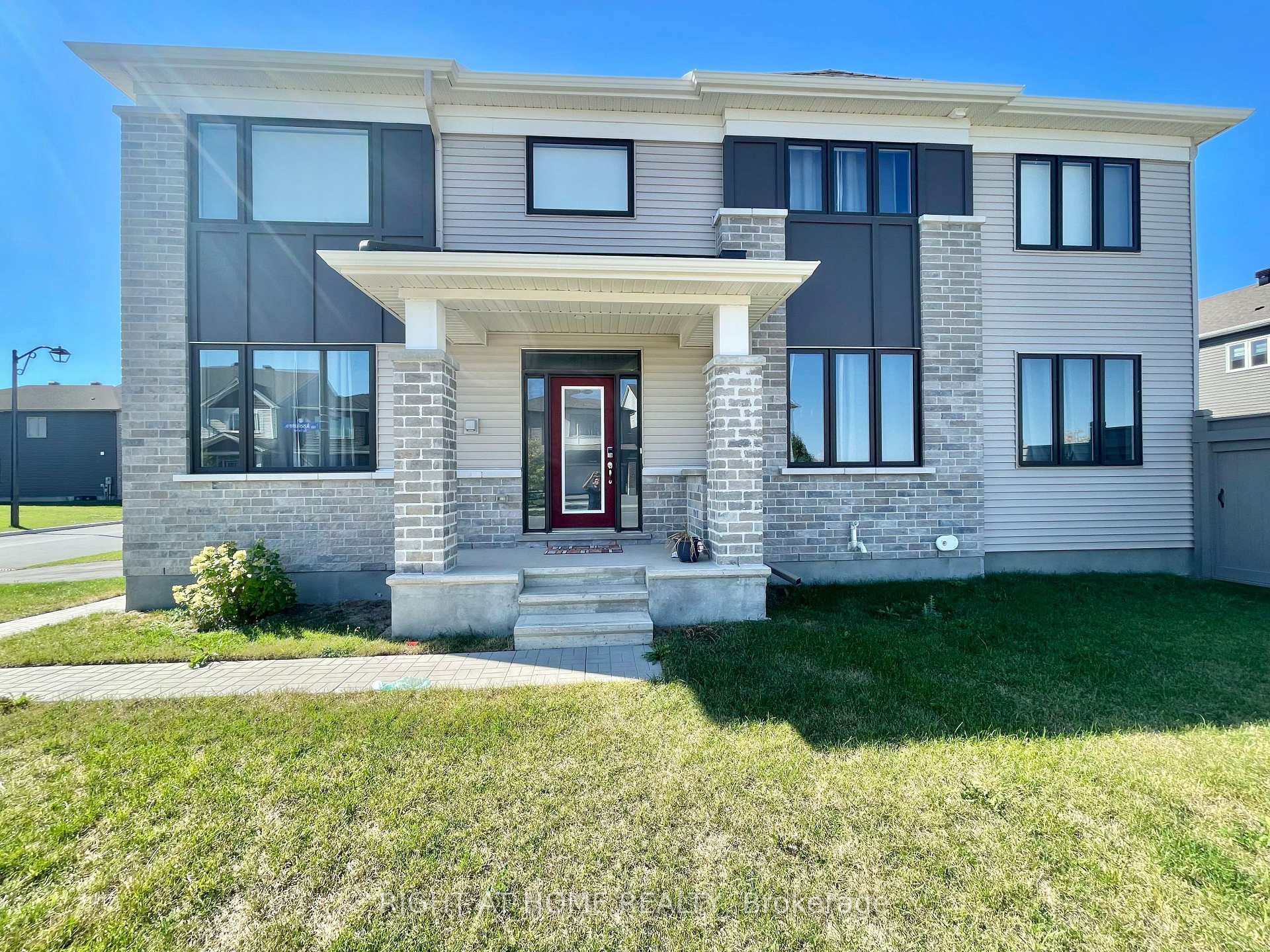Photo 1 of 600 Cygnus Street, Ottawa, Barrhaven - Half Moon Bay — HOMEH
