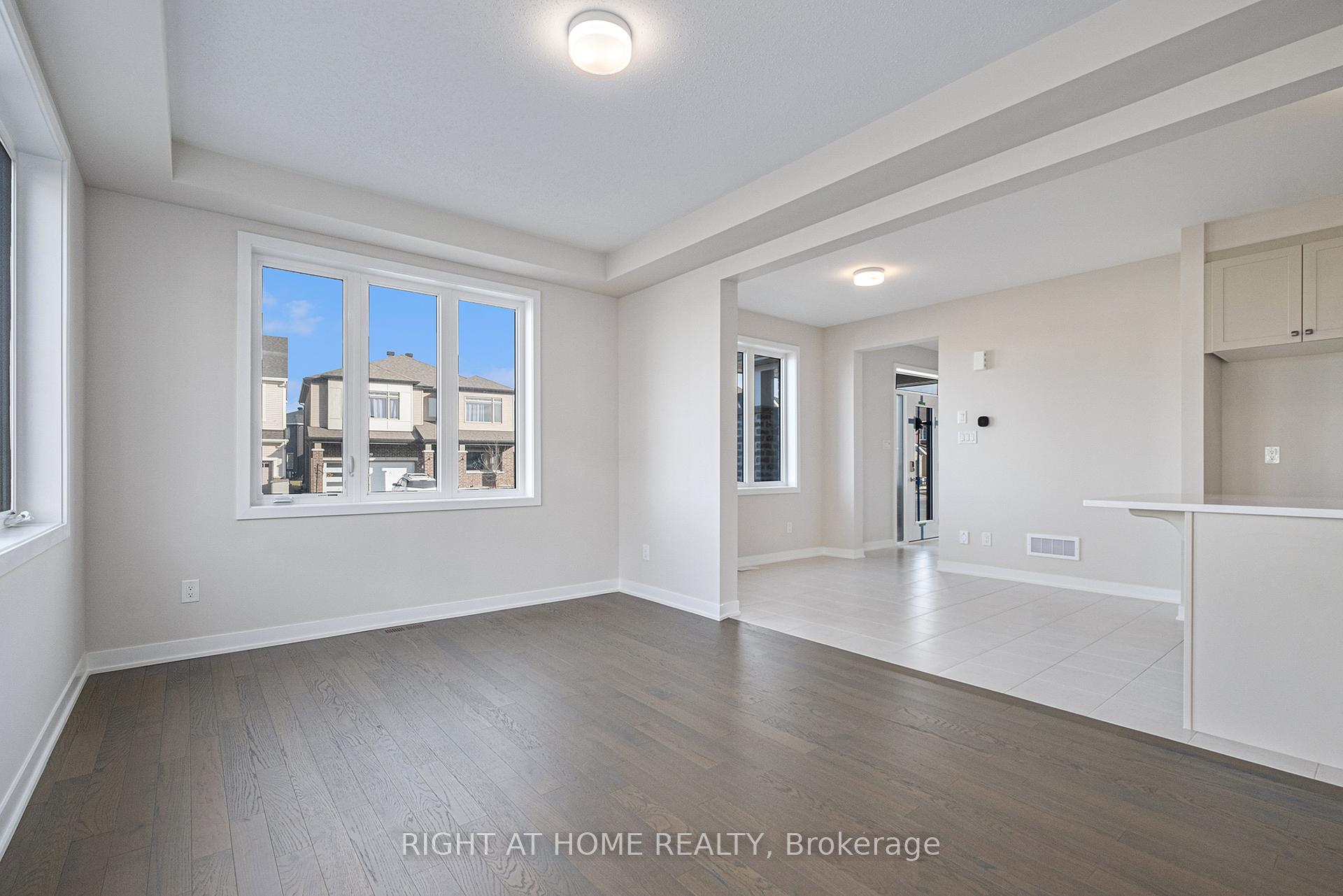 Photo 6 of 600 Cygnus Street, Ottawa, Barrhaven - Half Moon Bay — HOMEH