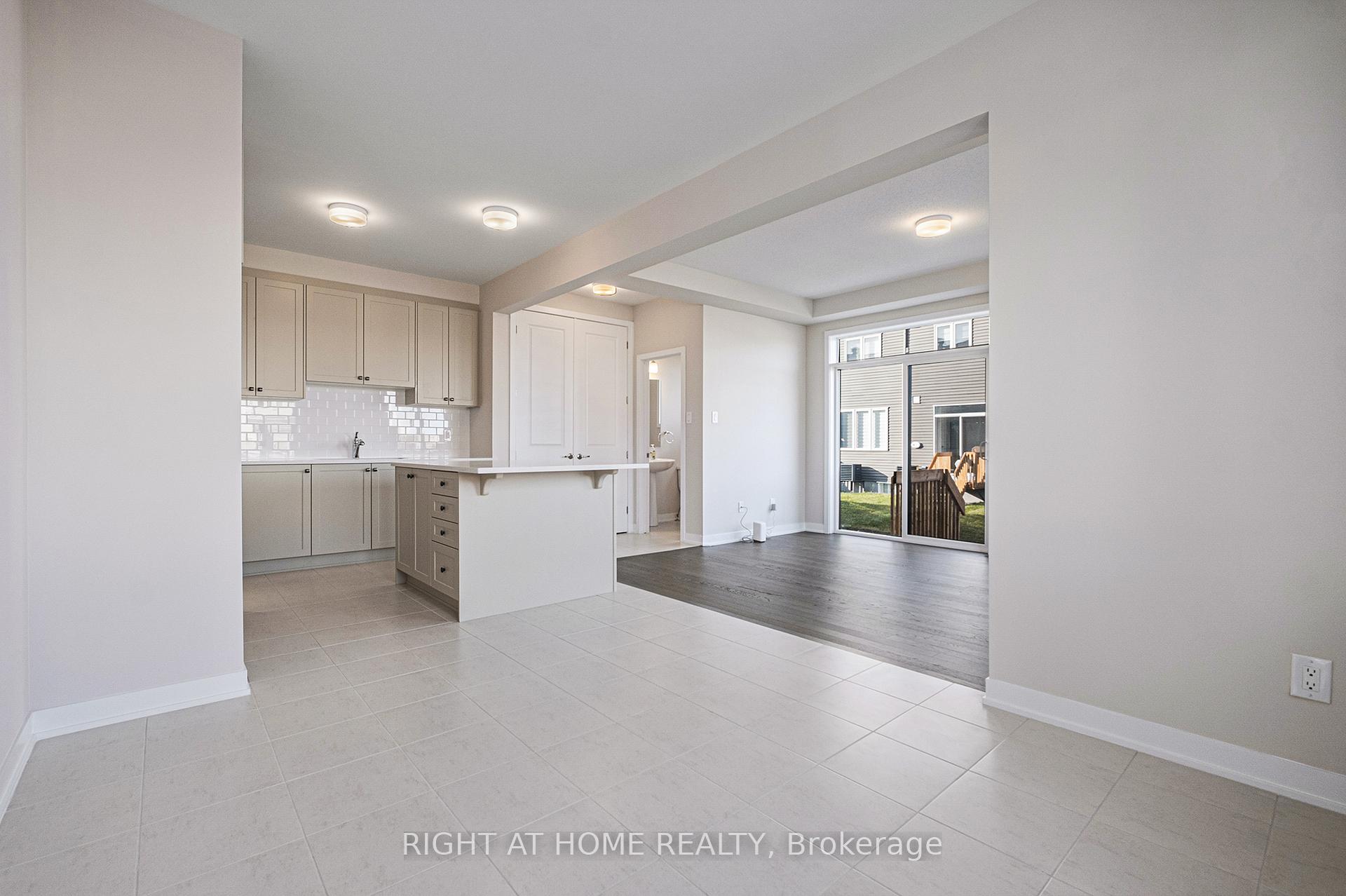 Photo 7 of 600 Cygnus Street, Ottawa, Barrhaven - Half Moon Bay — HOMEH