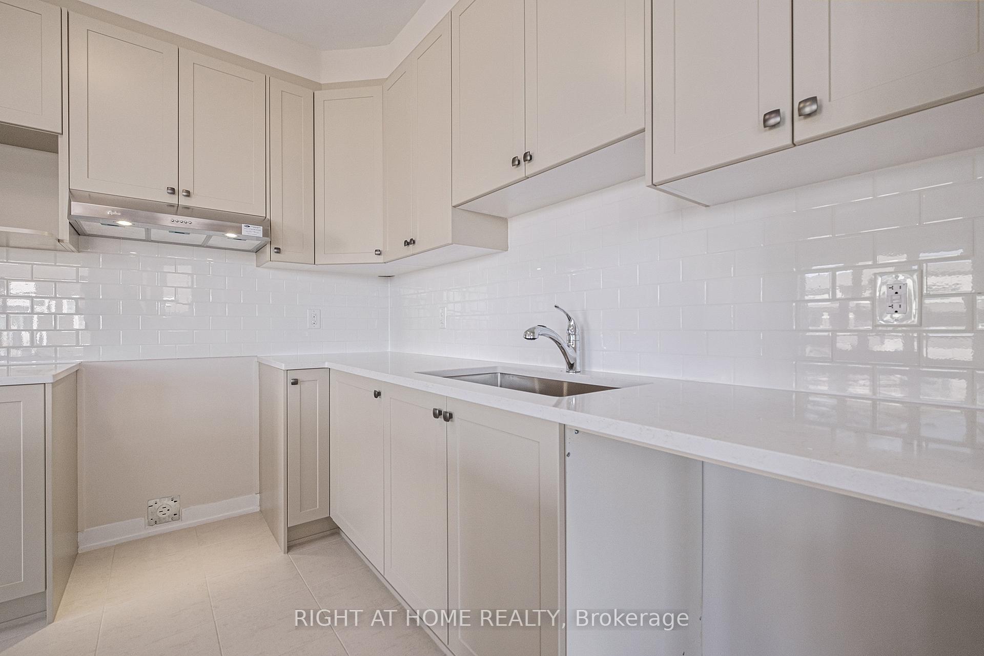Photo 8 of 600 Cygnus Street, Ottawa, Barrhaven - Half Moon Bay — HOMEH