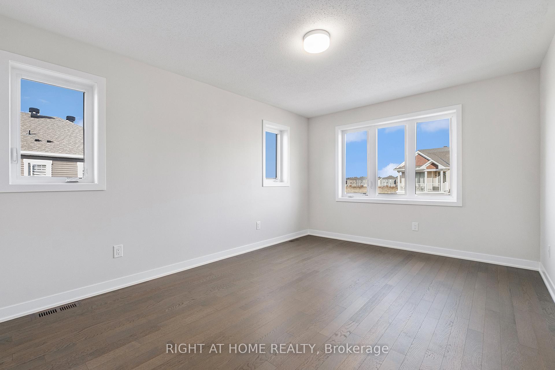 Photo 16 of 600 Cygnus Street, Ottawa, Barrhaven - Half Moon Bay — HOMEH